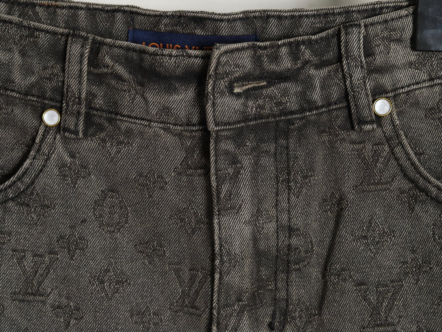 L0*is V*t0n LV 25ss shorts