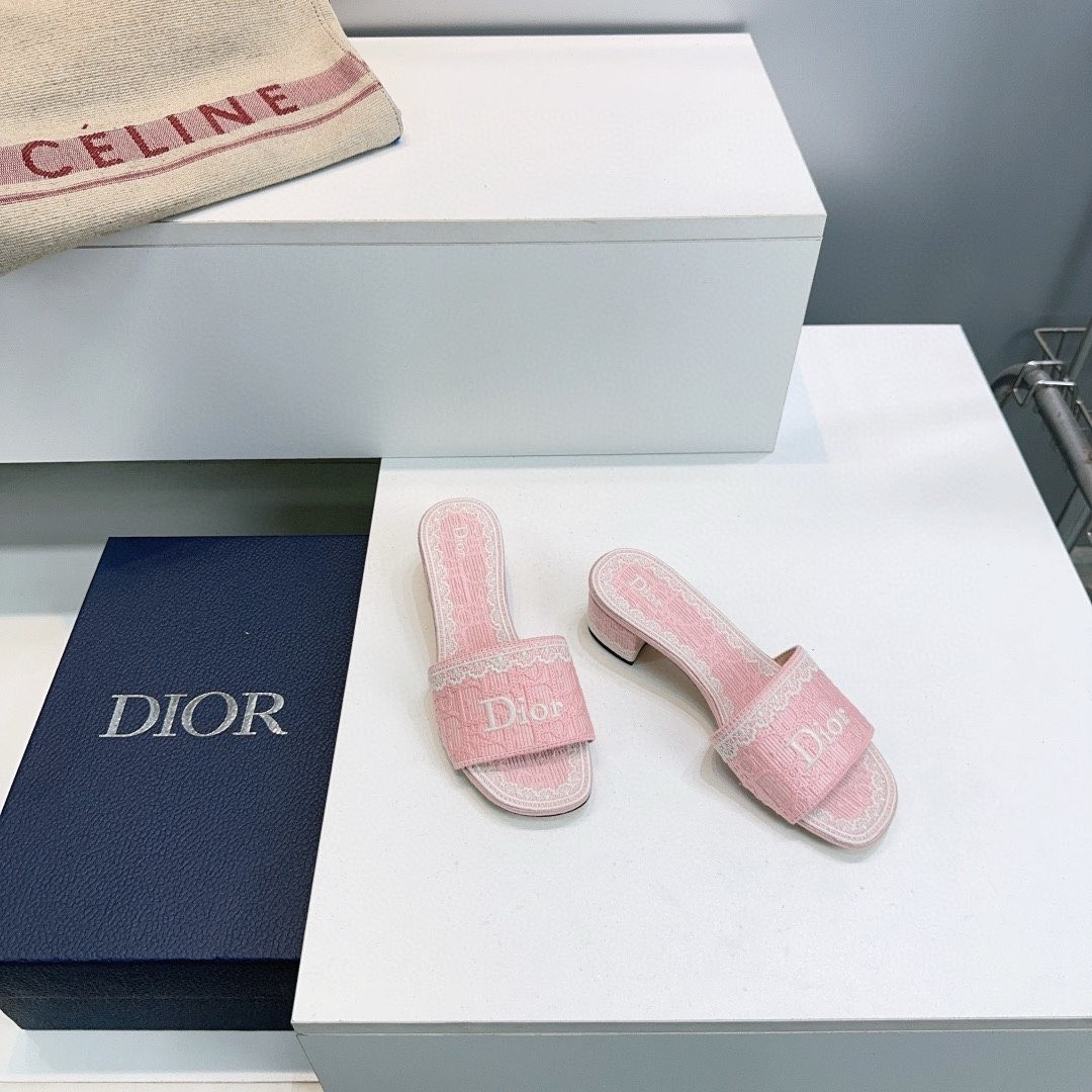 ua D*oramour D*or dentelle heeled slide