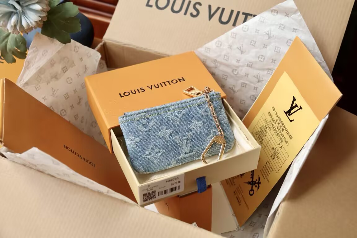 LV Wallet M82961