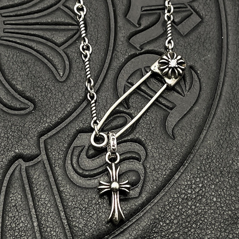 Ch**me He**ts twisted cross pin necklace (chain length 45+5cm)