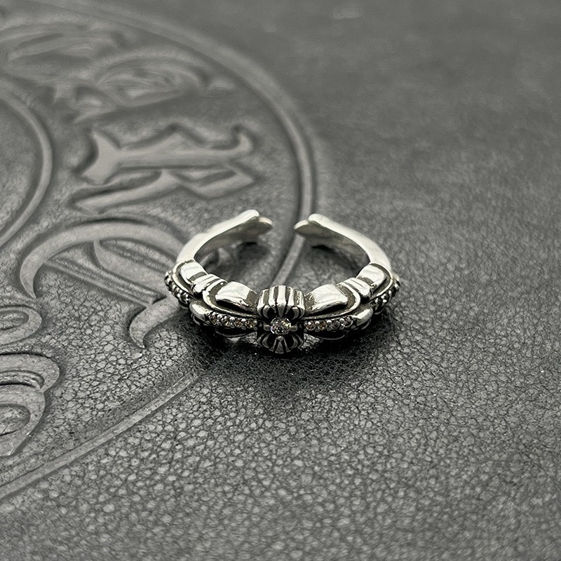 Ch**me He**ts open-ended small cross ring