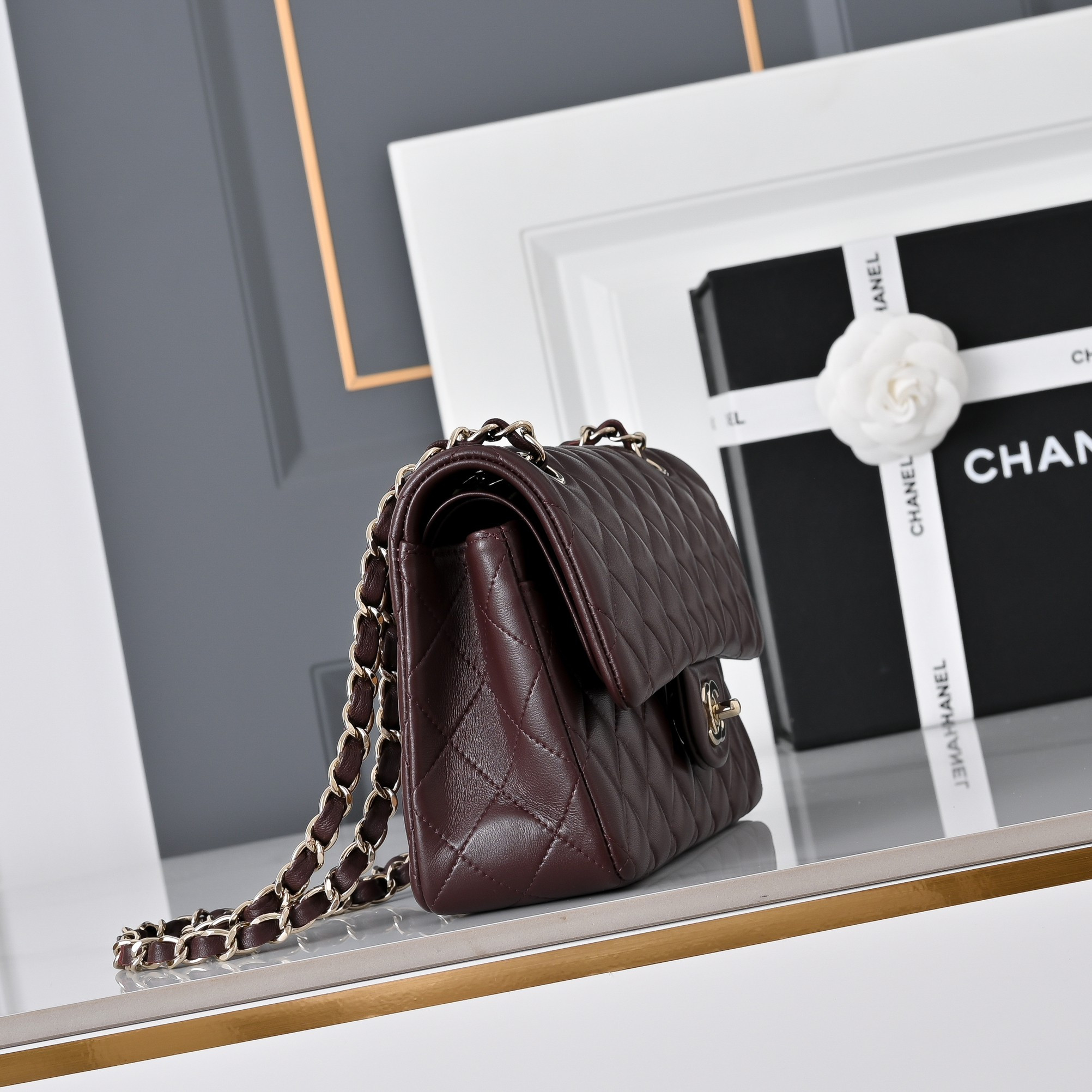 Ch*el classic flap handbag burgundy with light gold hardware a01113 23x14.5x6cm