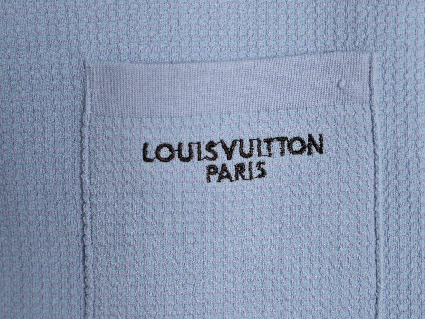 l0*is V*t0n short-sleeved shirts