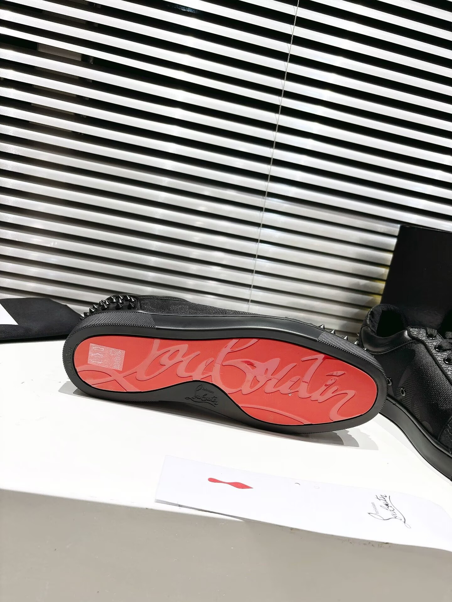 ua Ch**an louboutin seavaste 2 orlato sneakers