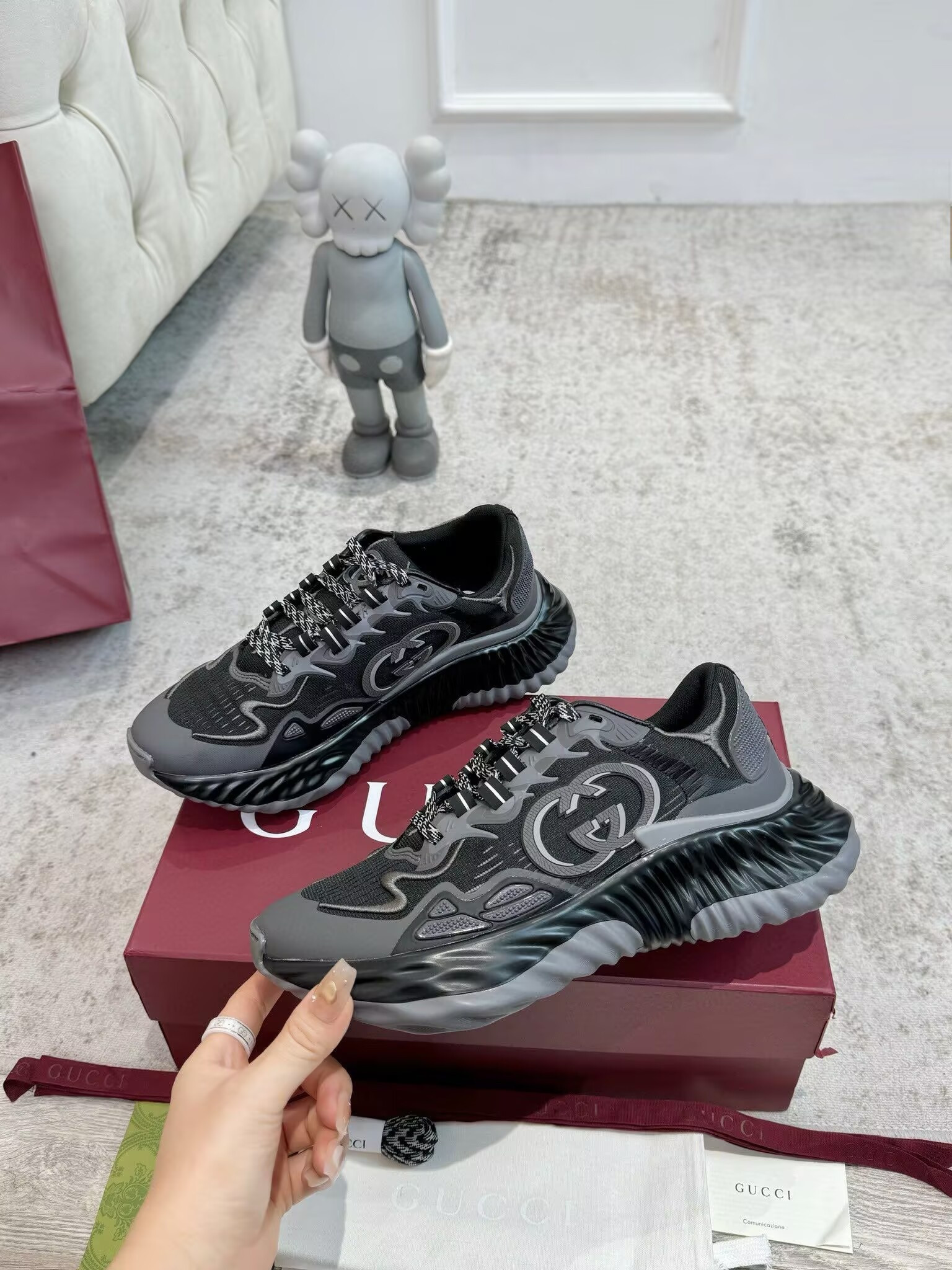ua G*u*i ripple sneaker