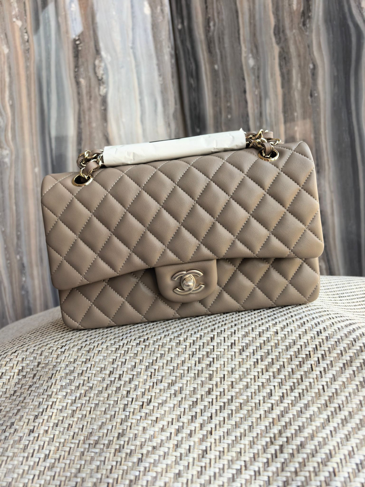 Ch*el classic flap bag light gold hardware 15.5x25.5x6.5cm
