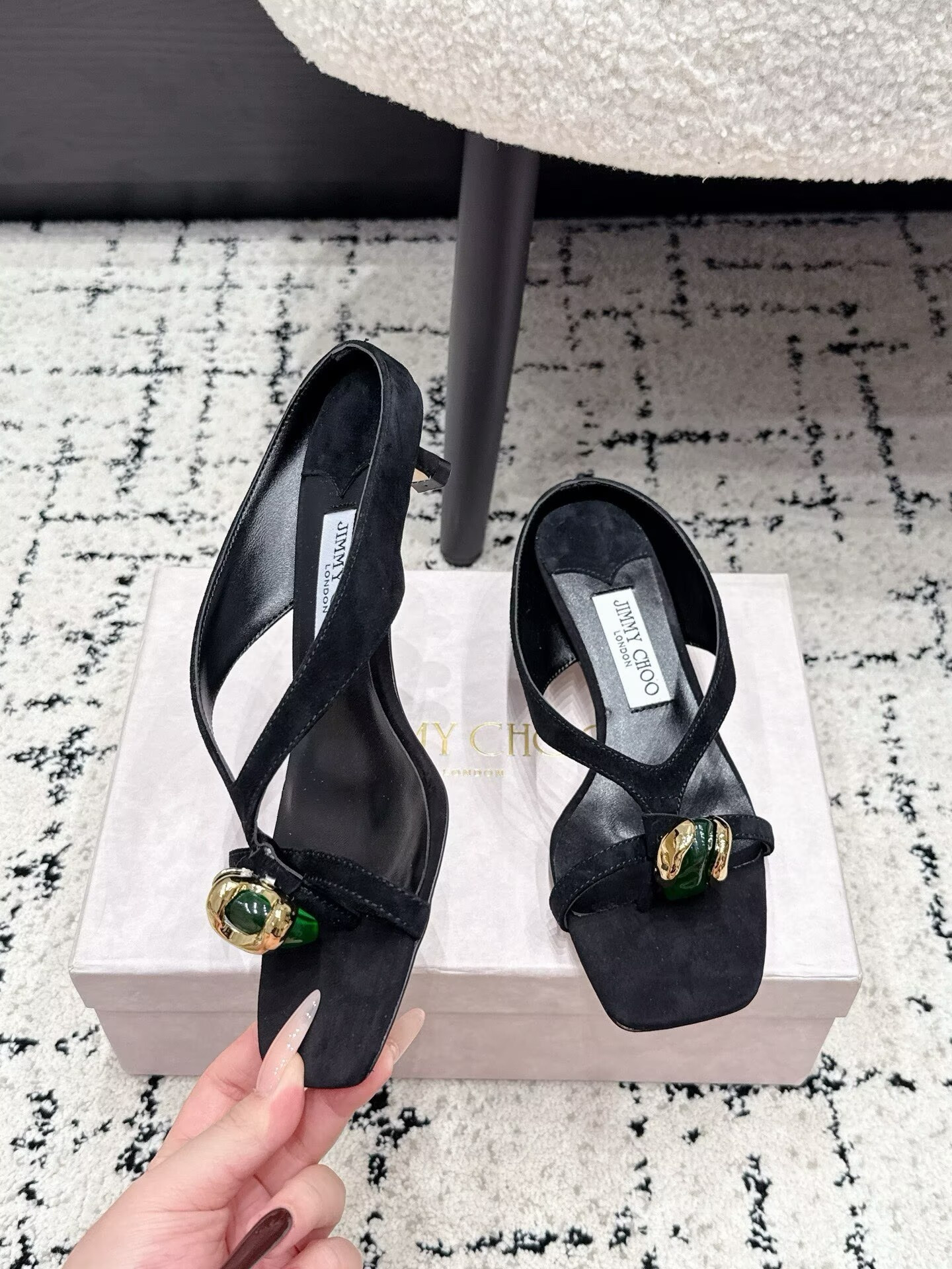 ua Ji*y Ch* emeri sandals