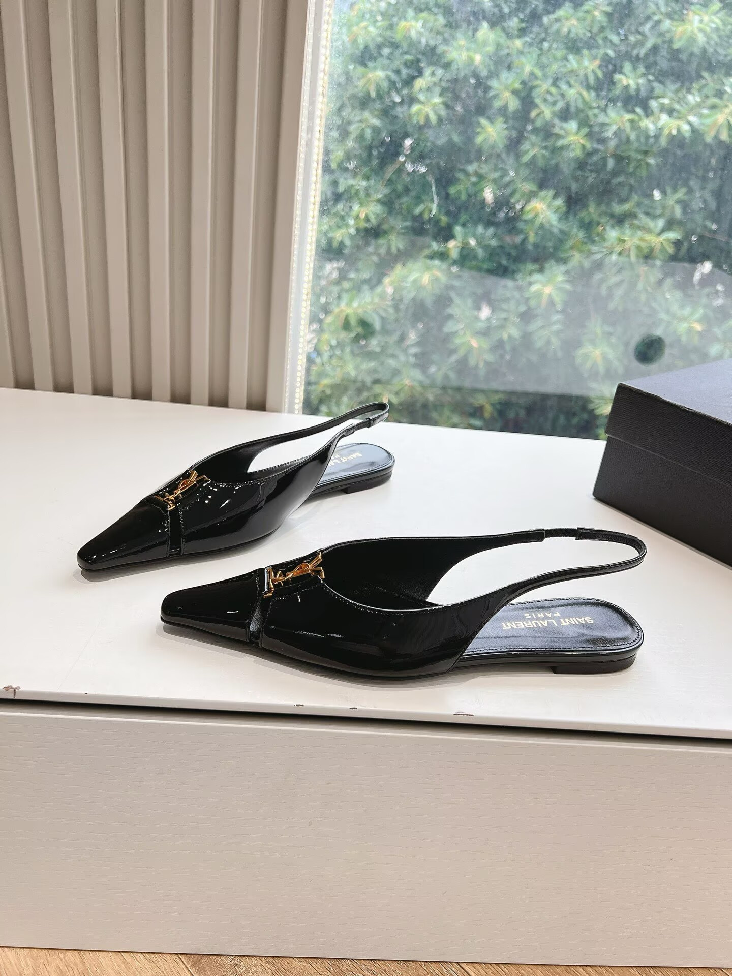 ua y*l Sa**t Lau*nt slingback