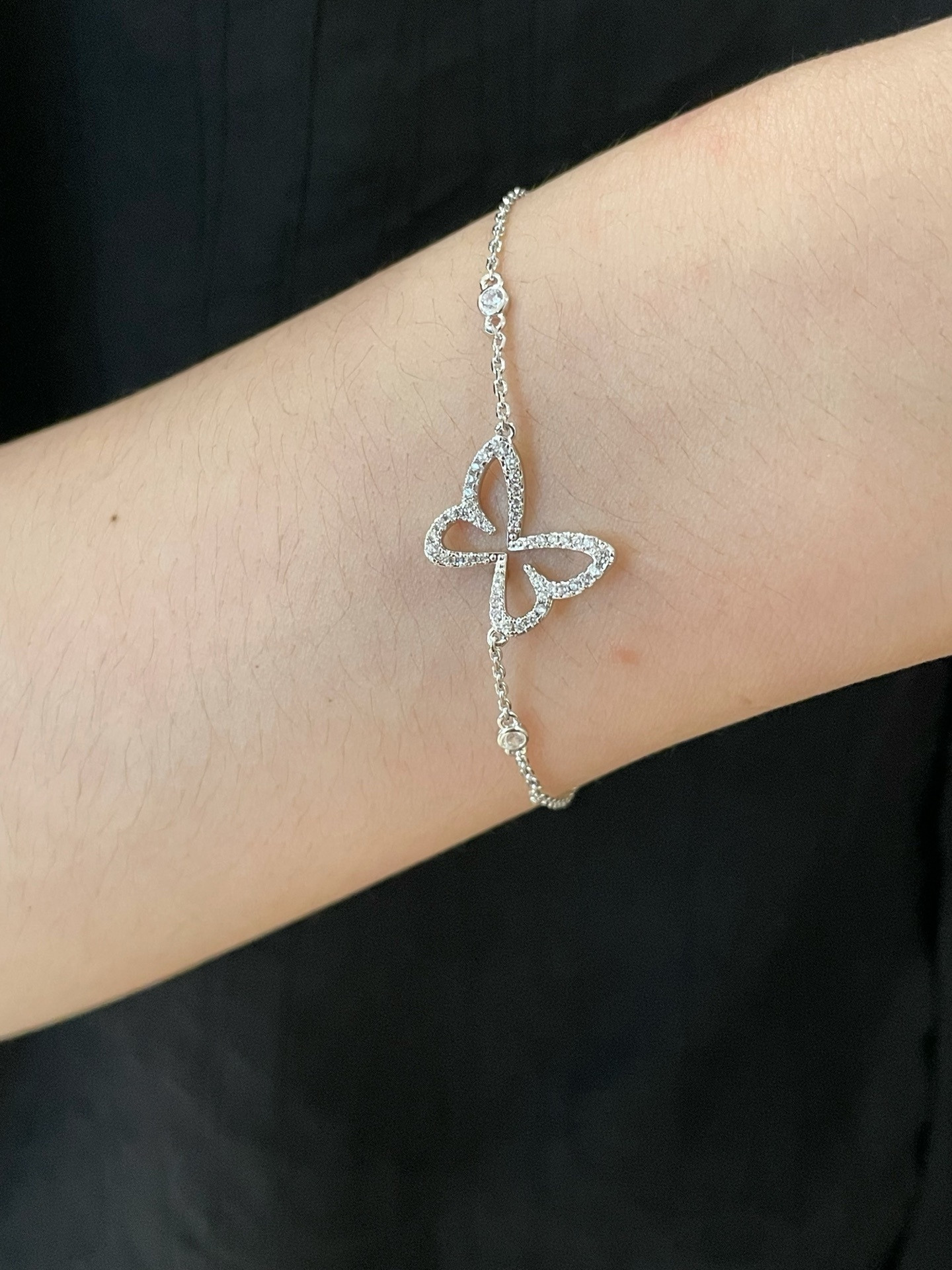 Mes1kaa openwork butterfly di*m*nd bracelet