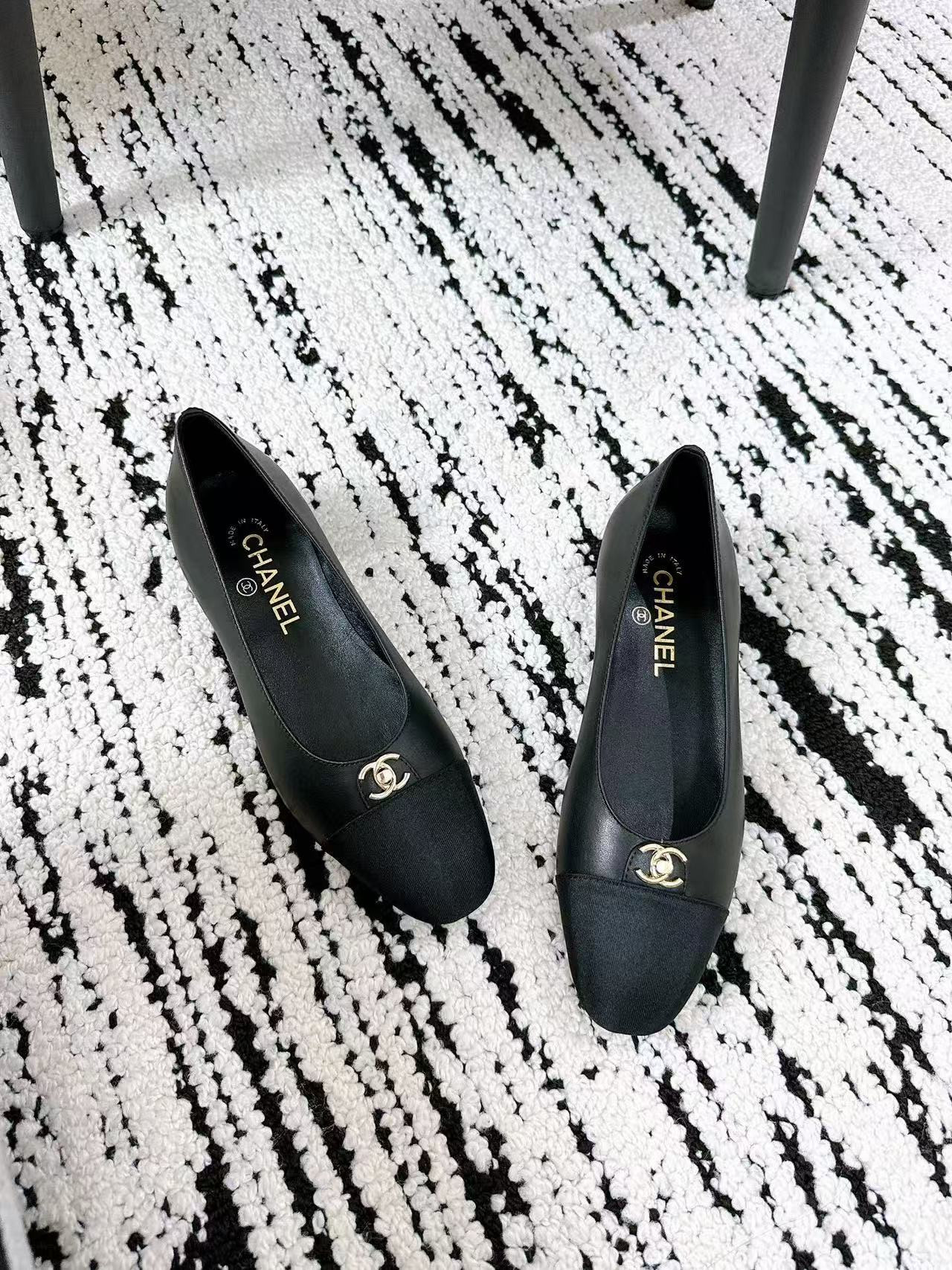 UA Ch*el Ballet Flats