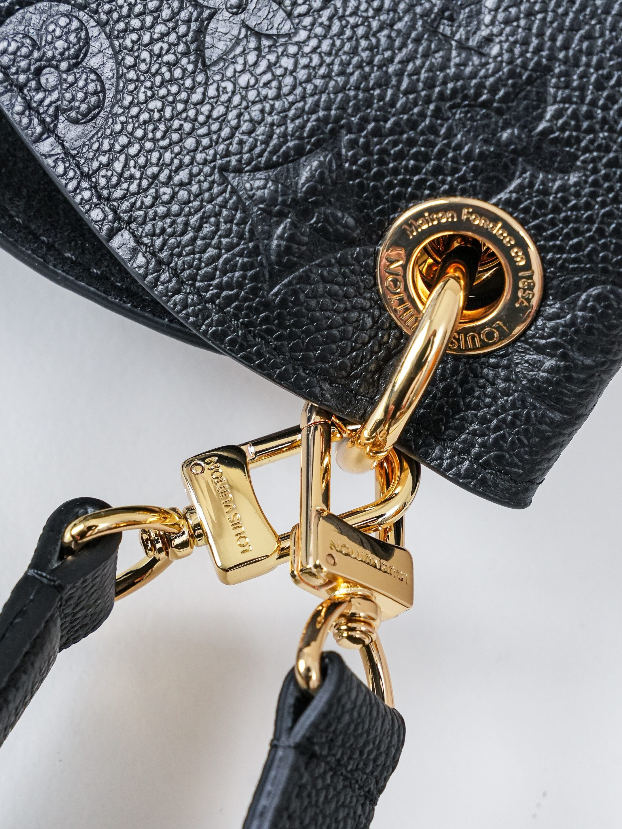 LV Hobo Métis M27189 35x32.5x10cm Without Box