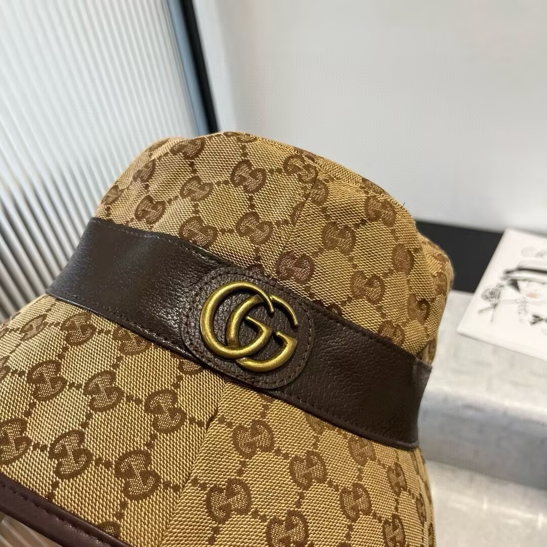 G*u*i gg canvas bucket hat