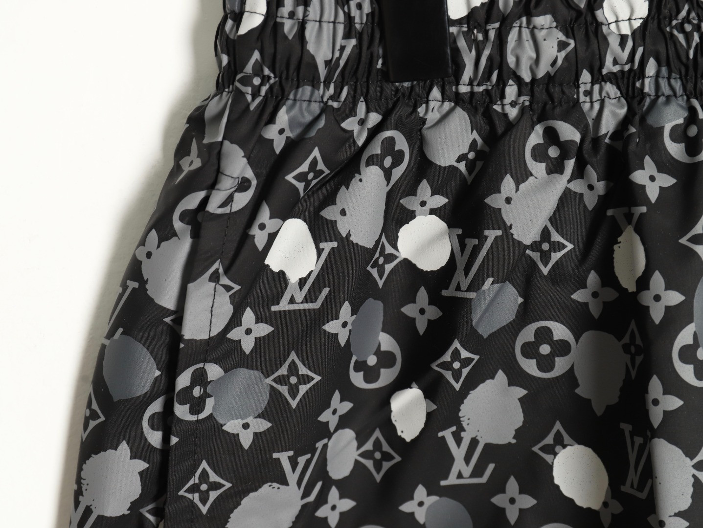 L0*is V*t0n LV 25SS shorts