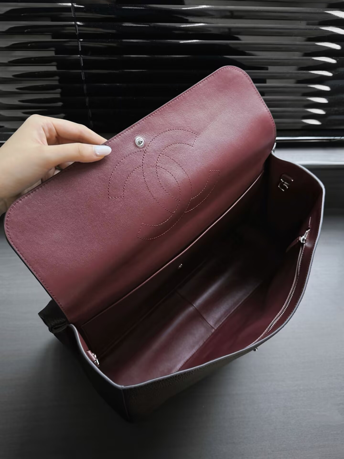 Ch*el maxi flap bag in coffee with silver-tone hardware as6233 26x38.5x11cm