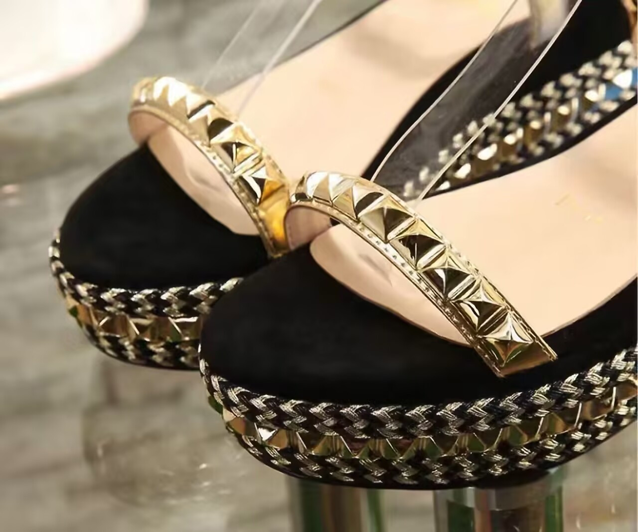 ua Ch**an louboutin pyraclou