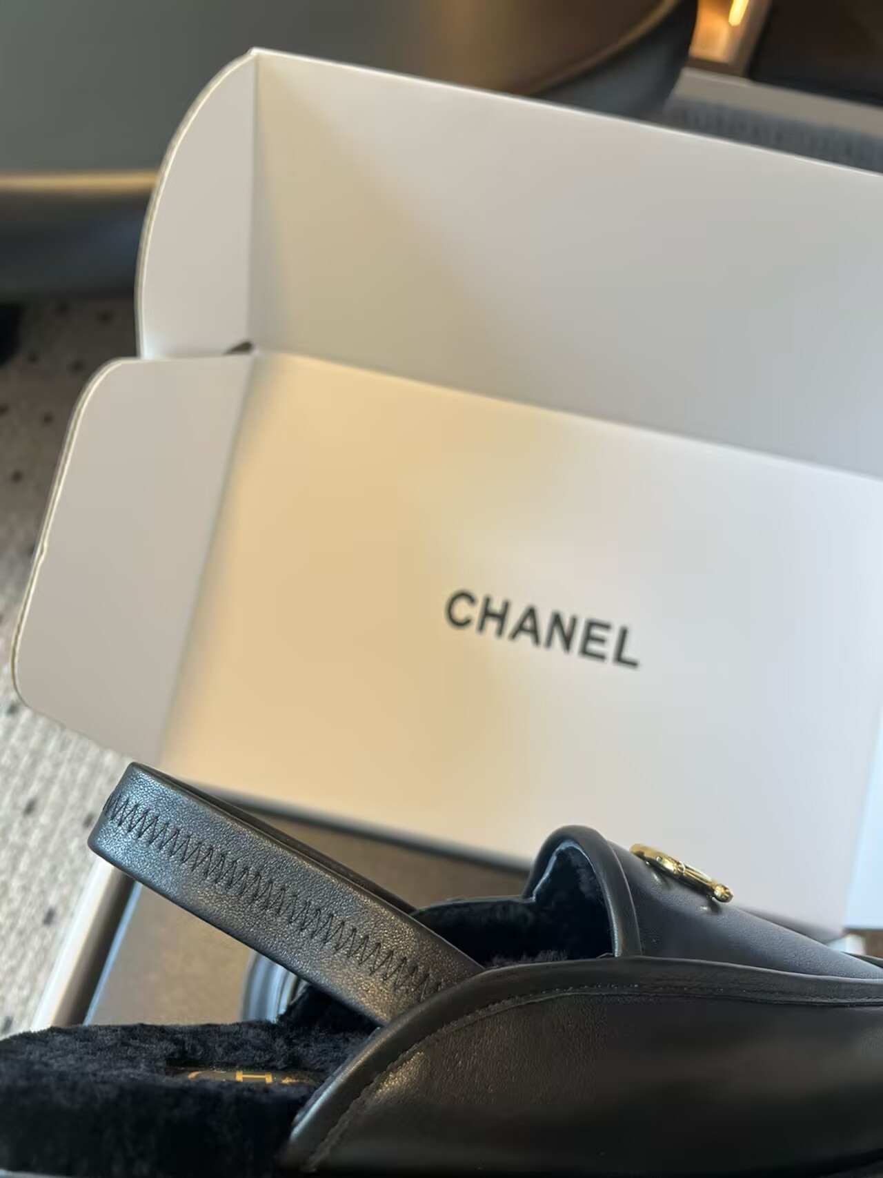 ua Ch*el shoes