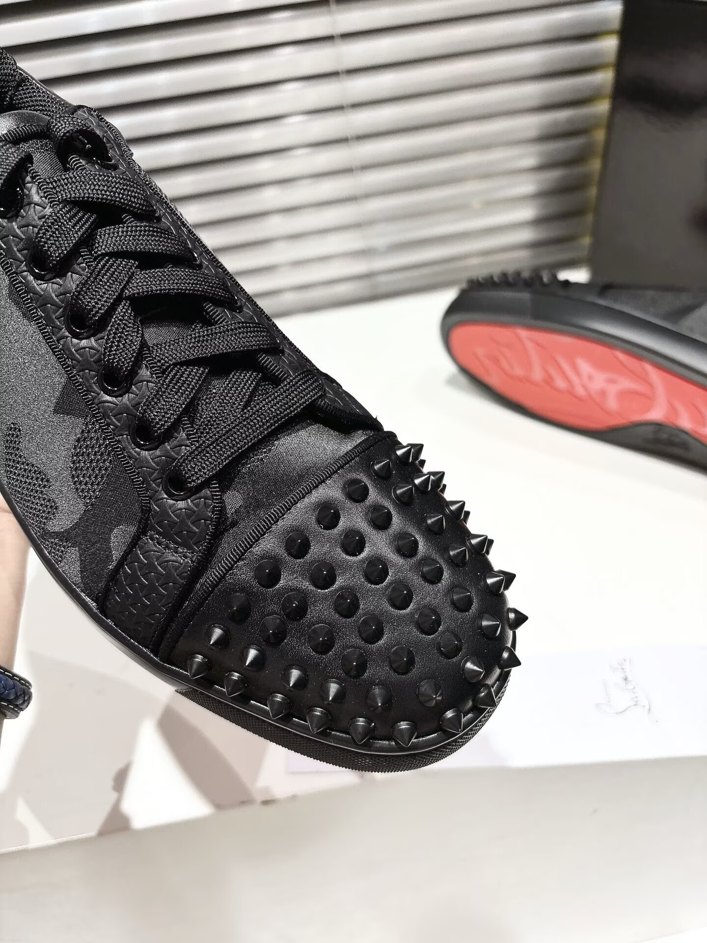 ua Ch**an louboutin seavaste 2 orlato sneakers