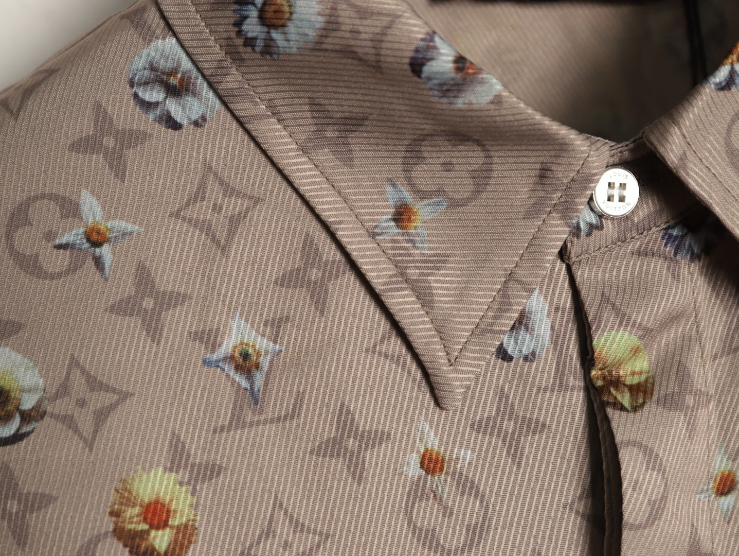 l0*is V*t0n 26ss short-sleeved shirts suit