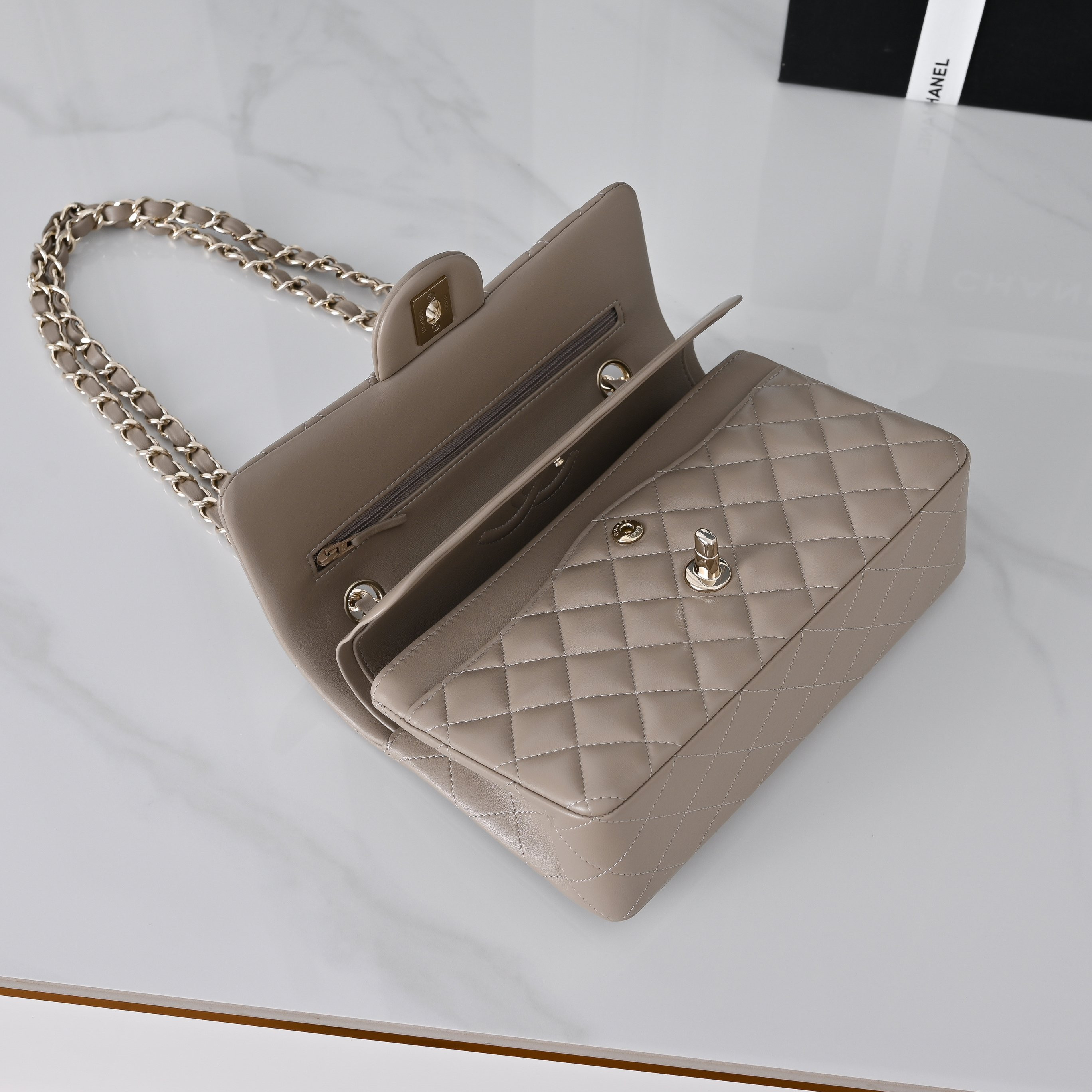 Ch*el classic flap handbag light gold hardware a01113 23x14.5x6cm