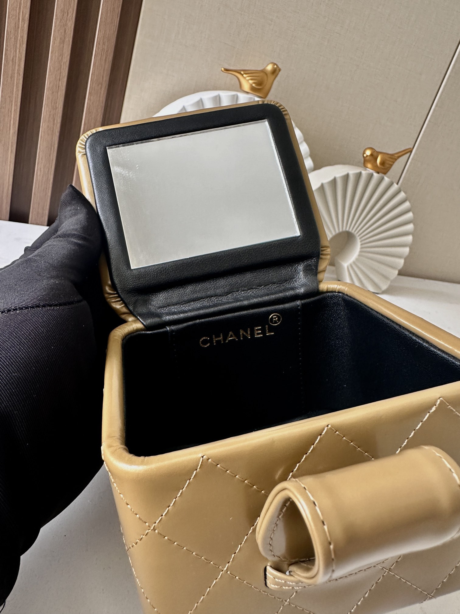 Ch*el vintage cosmetic bag 11x9.5x8.5cm