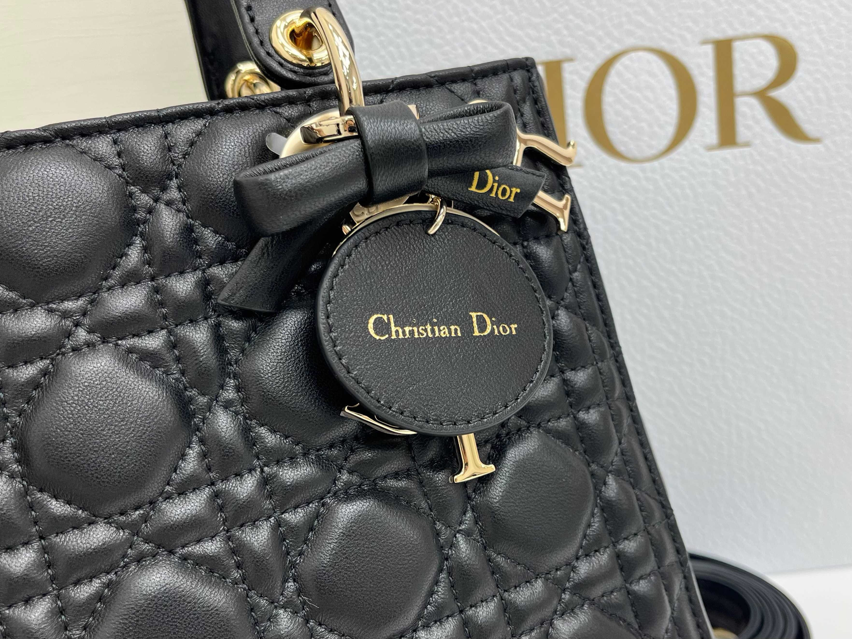 D*or medium lady D*or bag 24x21x12cm