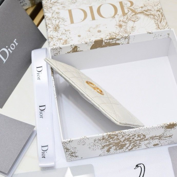 D*0r Card Holder