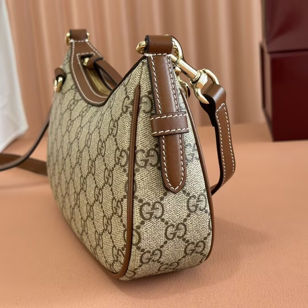 G*u*i gg emblem small shoulder bag 24x16.5x6cm