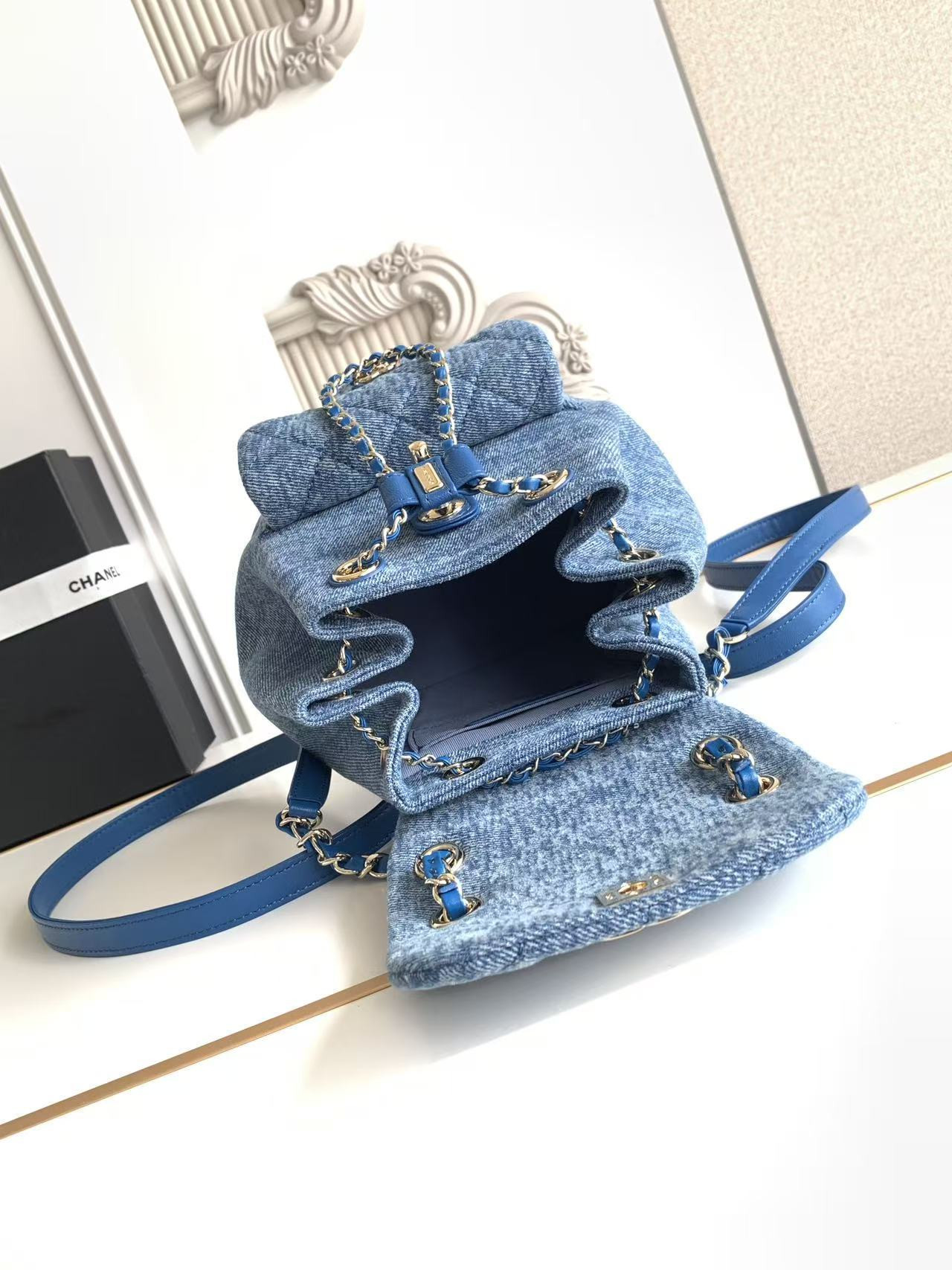 Ch*el backpack as2805 18x18x12cm