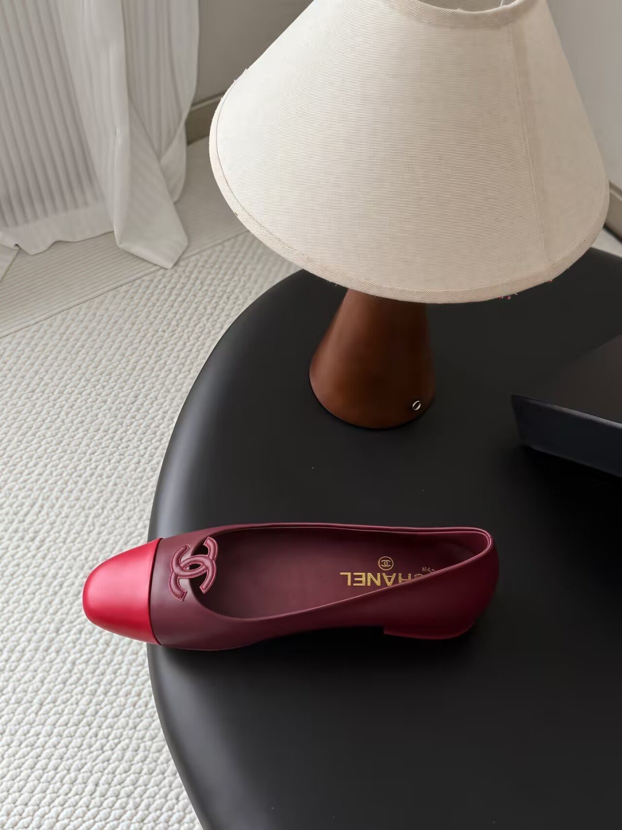 ua Ch*el leather ballet flats