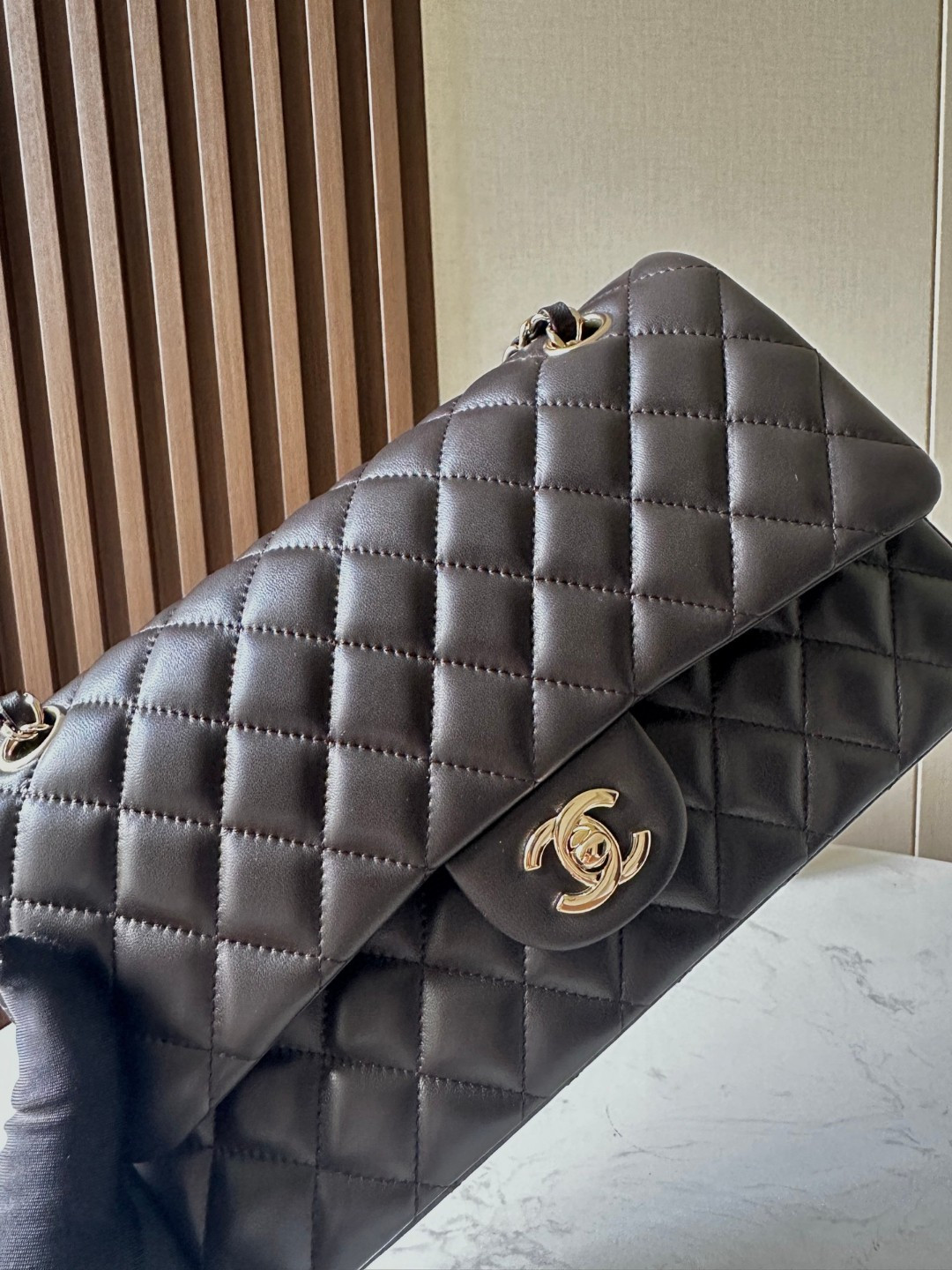 Ch*el CLASSIC HANDBAG Gold Metal 15.5×25.5×6.5cm