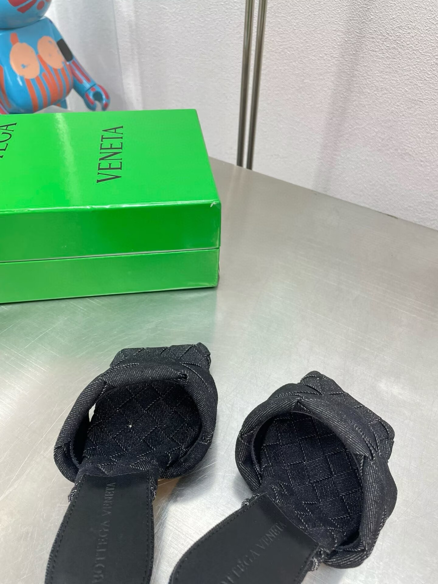 ua bo*te*ga Ve*ne*ta lido slides