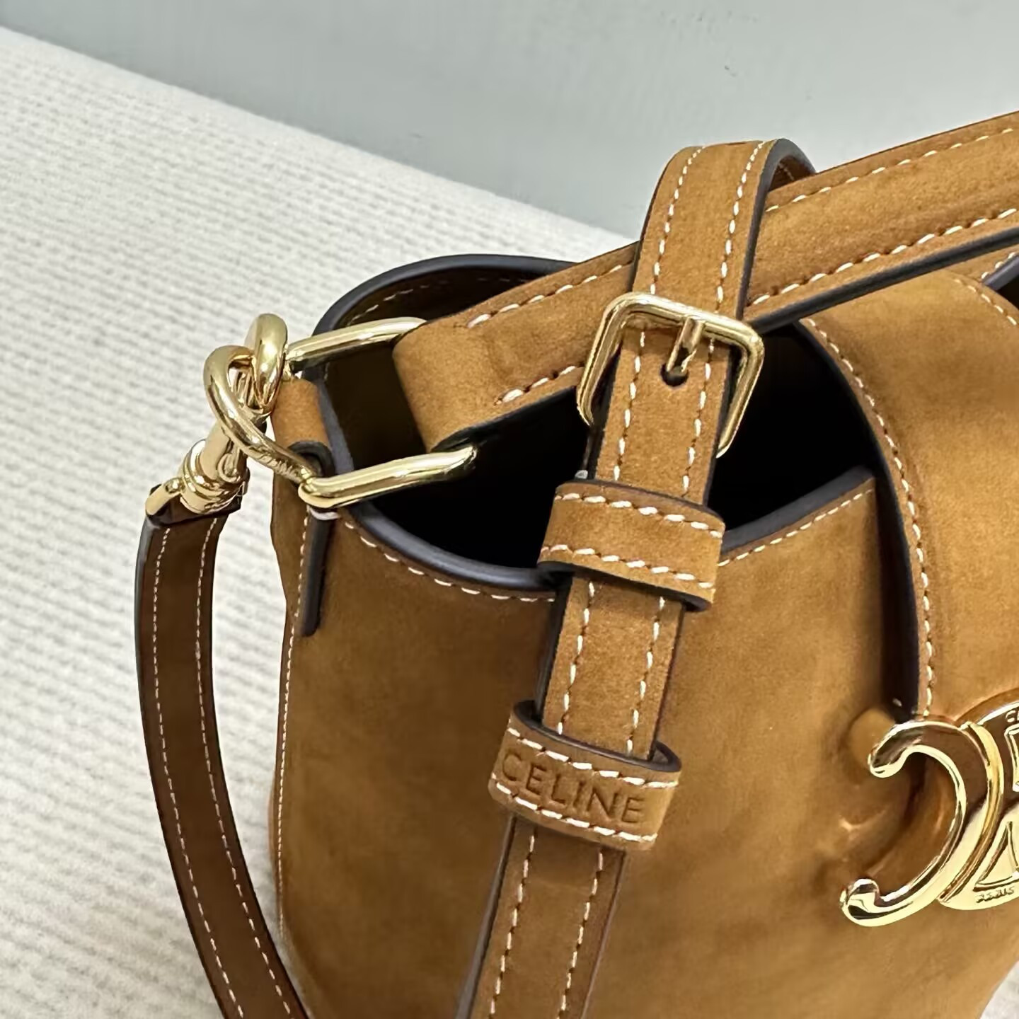 Ce**e mini bucket l0*ise in nubuck calfskin 13.5x16x10cm