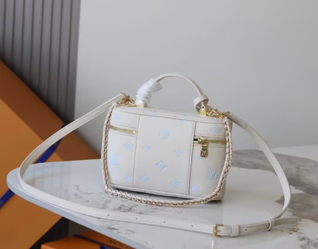 LV VANITY CHAIN POUCH Handbag M27744 11.5x6.5x19cm