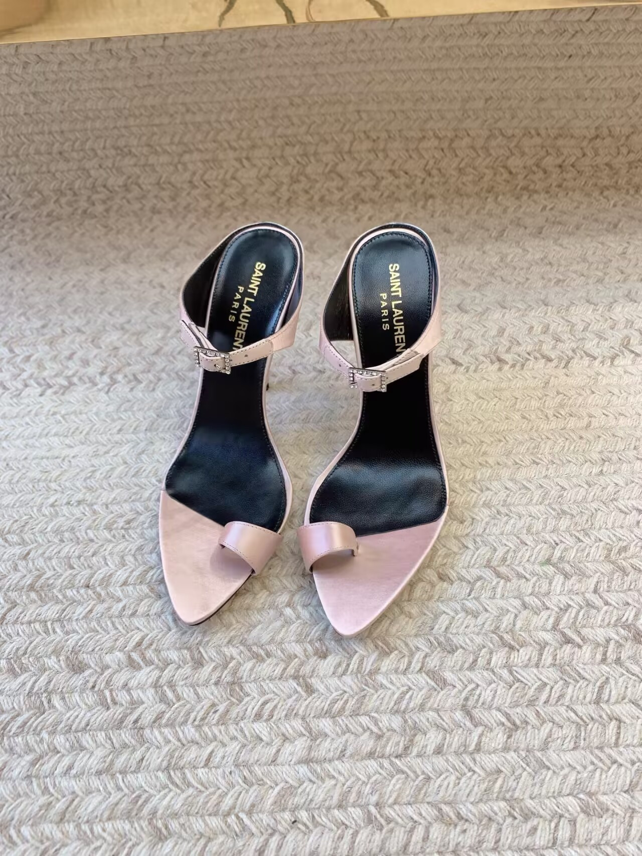 ua Y*L dive sandals