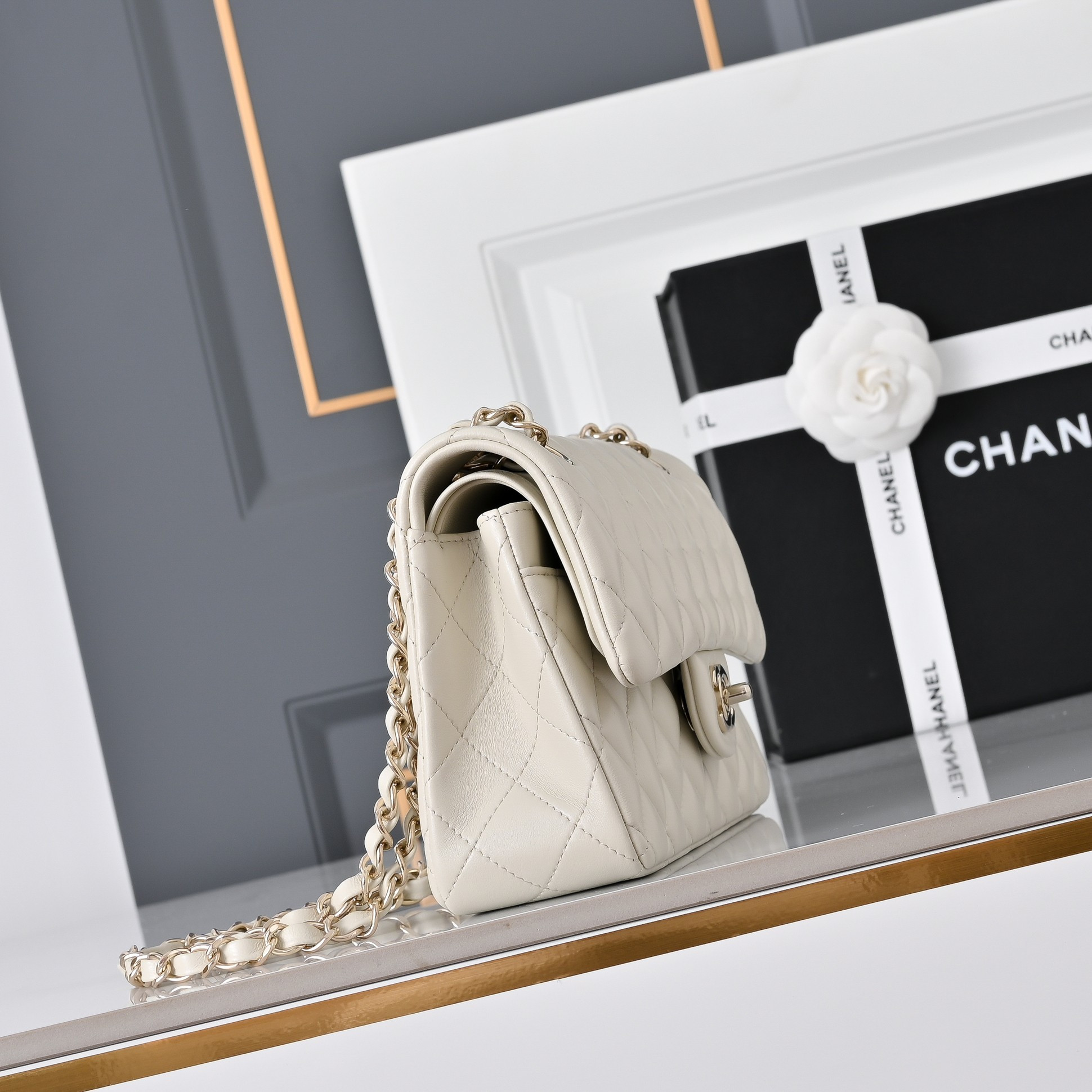 Ch*el classic flap handbag milky tea with light gold hardware a01113 23x14.5x6cm