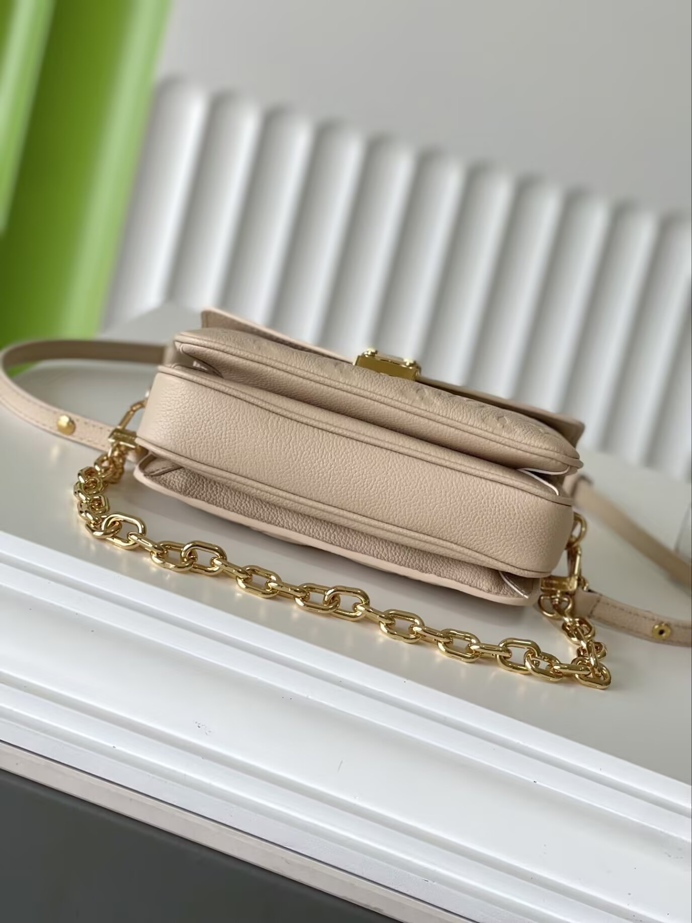 LV Pochette Metis EW M14322 21.5x13.5x6cm