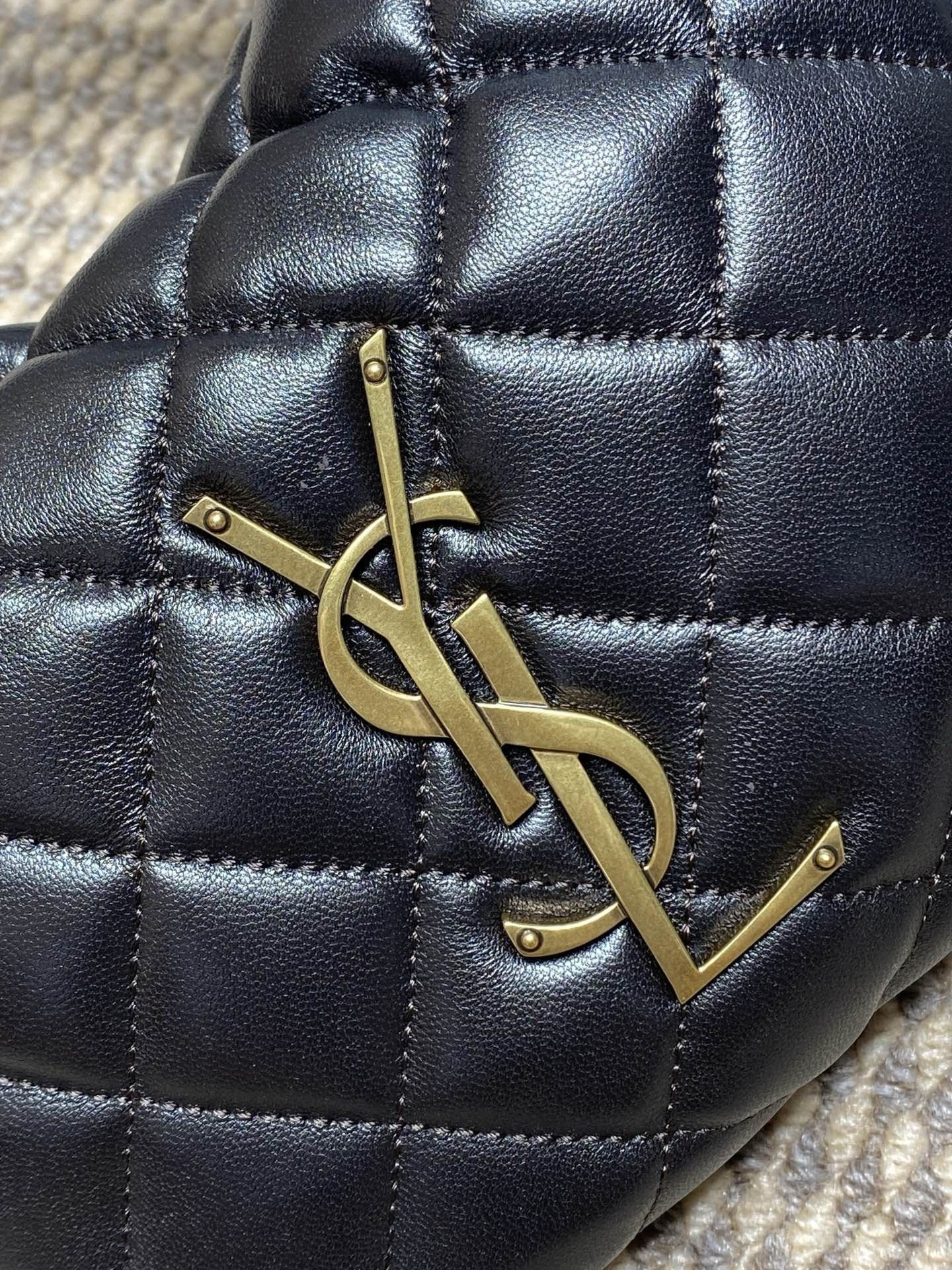 Y*L icarino in quilted nappa 17x13x3cm