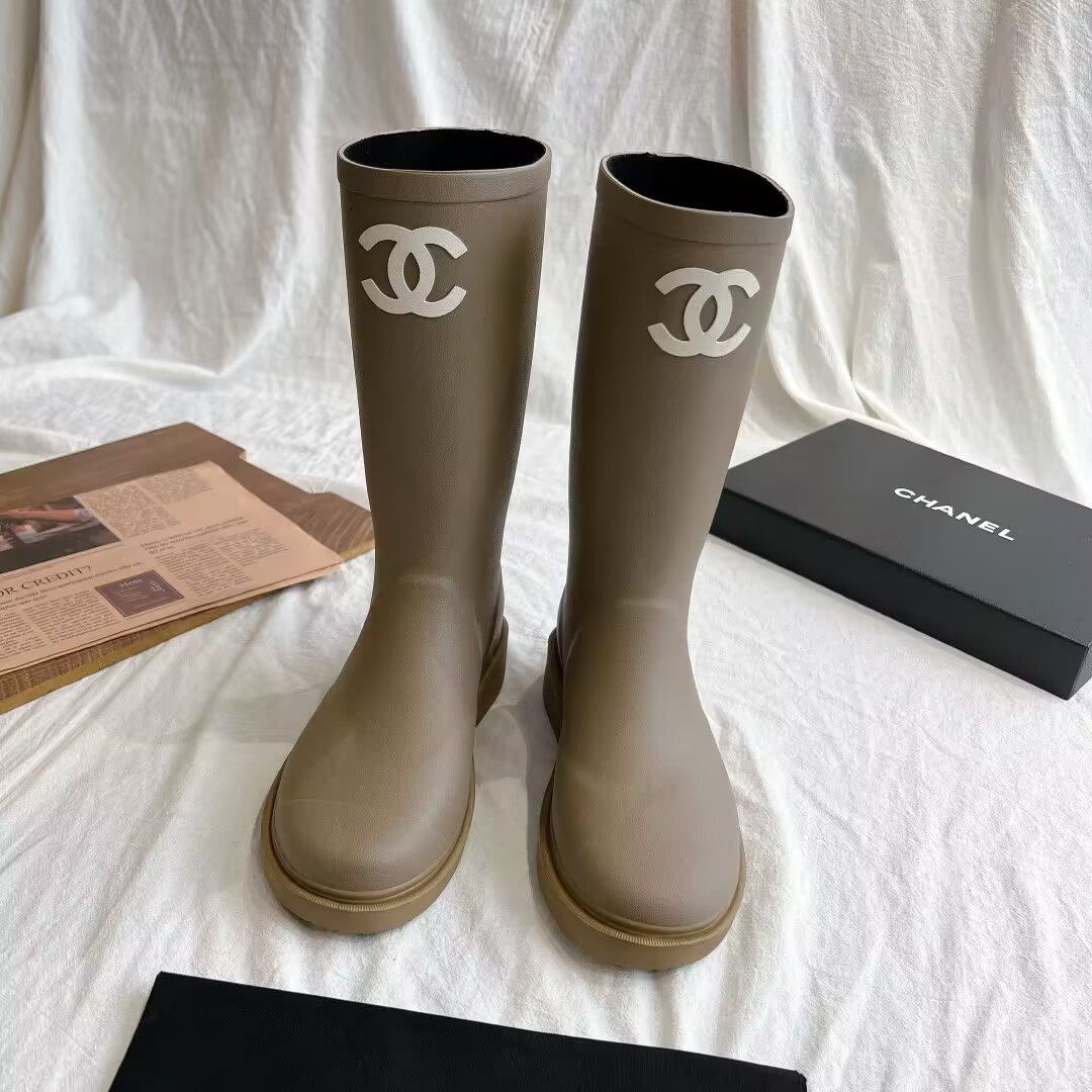 ua Ch*el boots