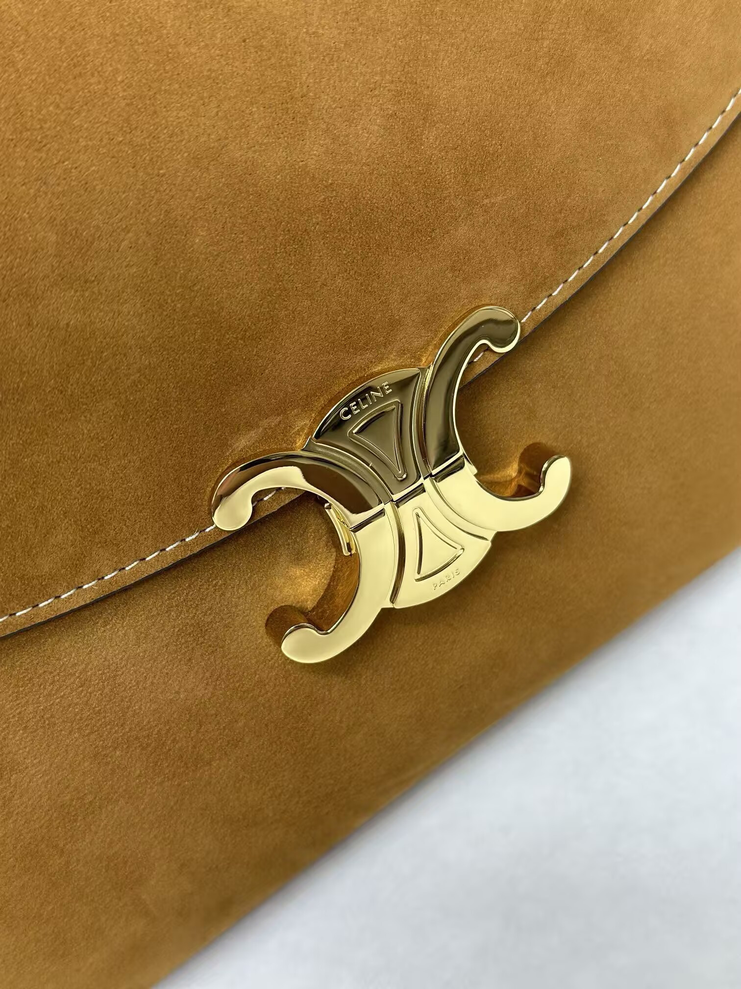 Ce**e medium nino bag in nubuck calfskin 25x17.5x10cm