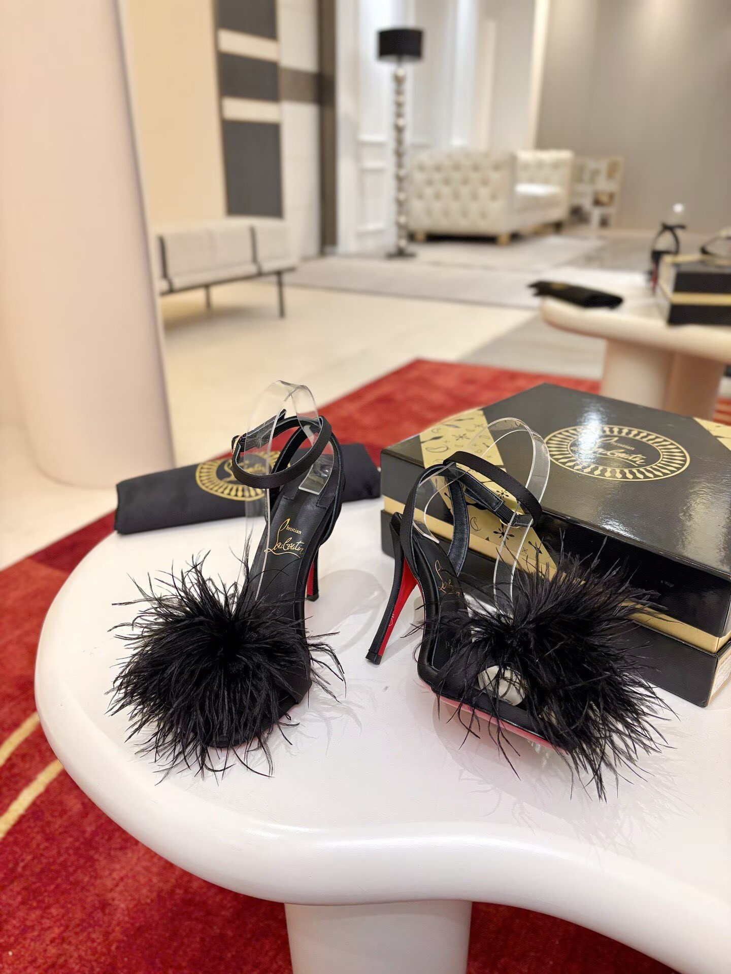 ua Ch**an louboutin patapompom sandals