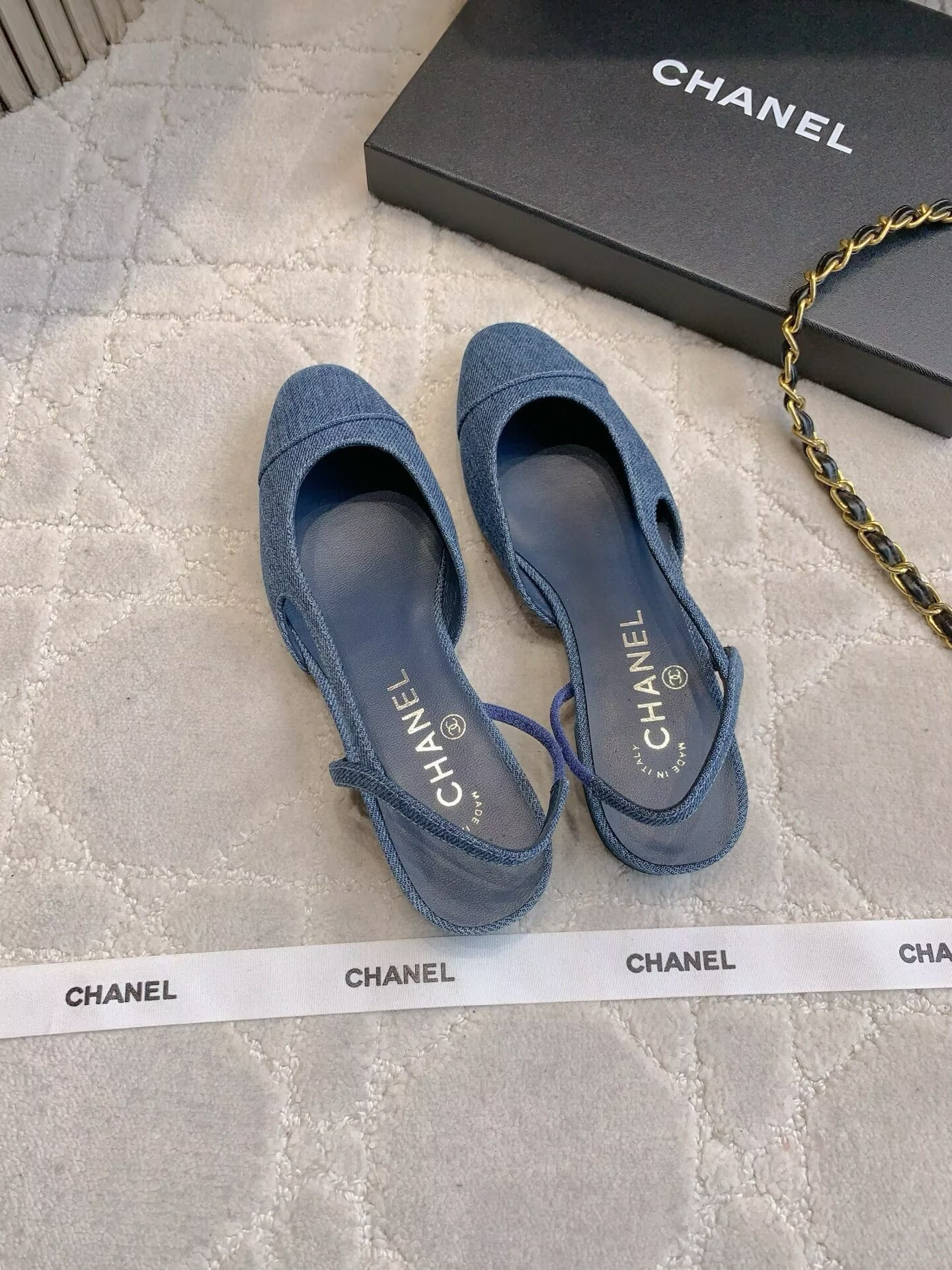 ua Ch*el slingback flats
