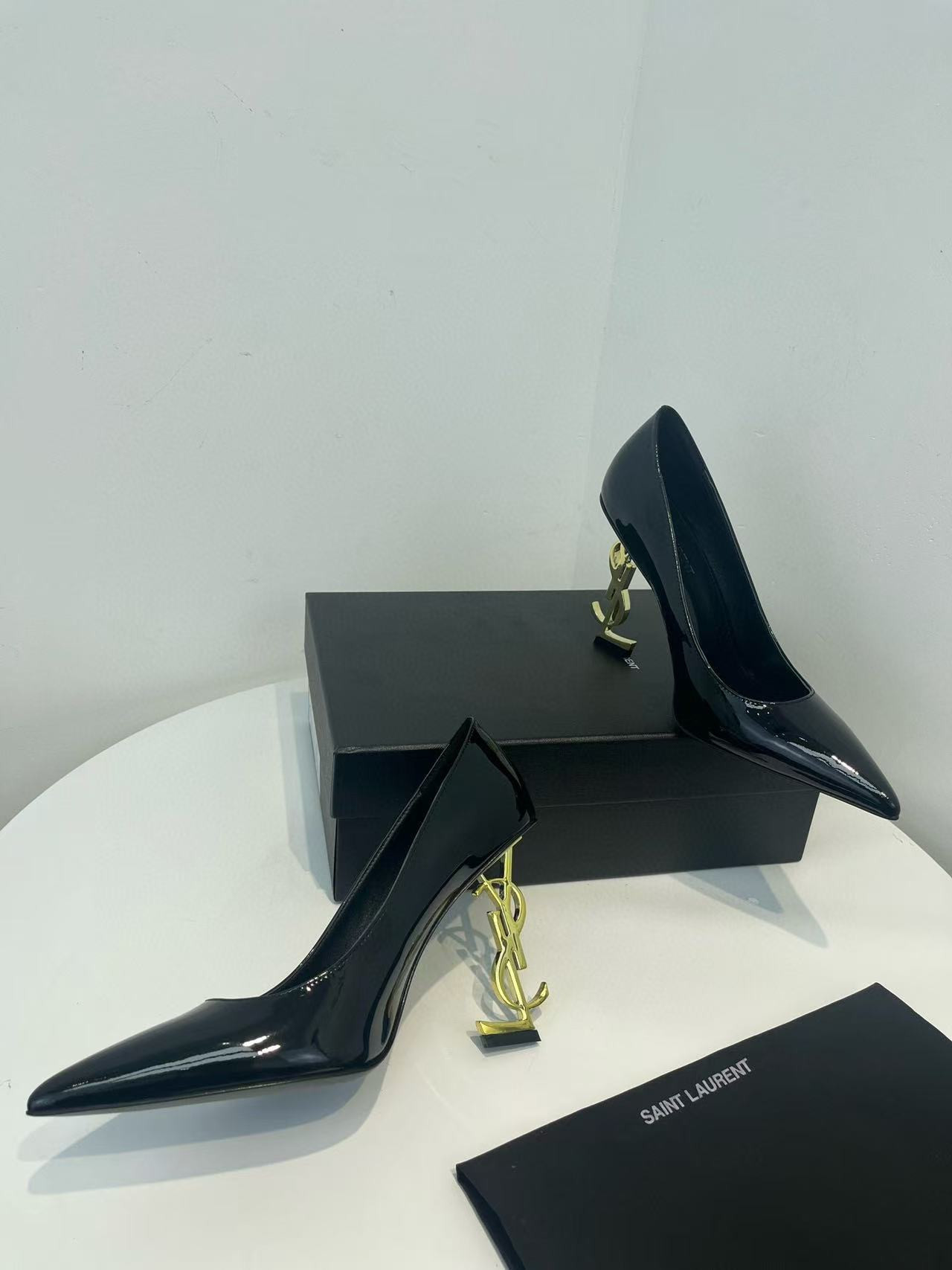 ua Y*L shoes