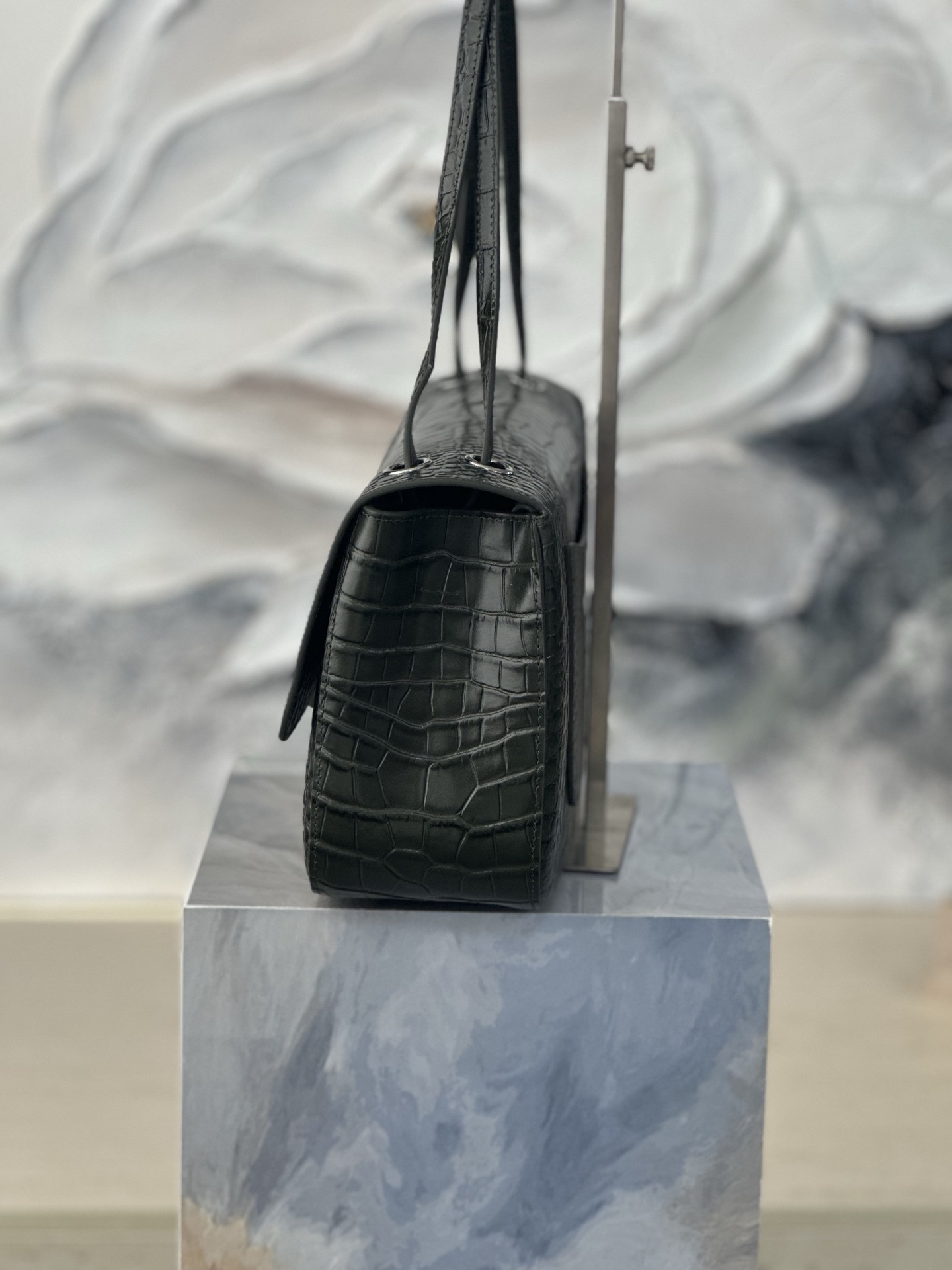 Ch*el maxi flap bag olive green silver hardware as6231 19.5x32x10cm
