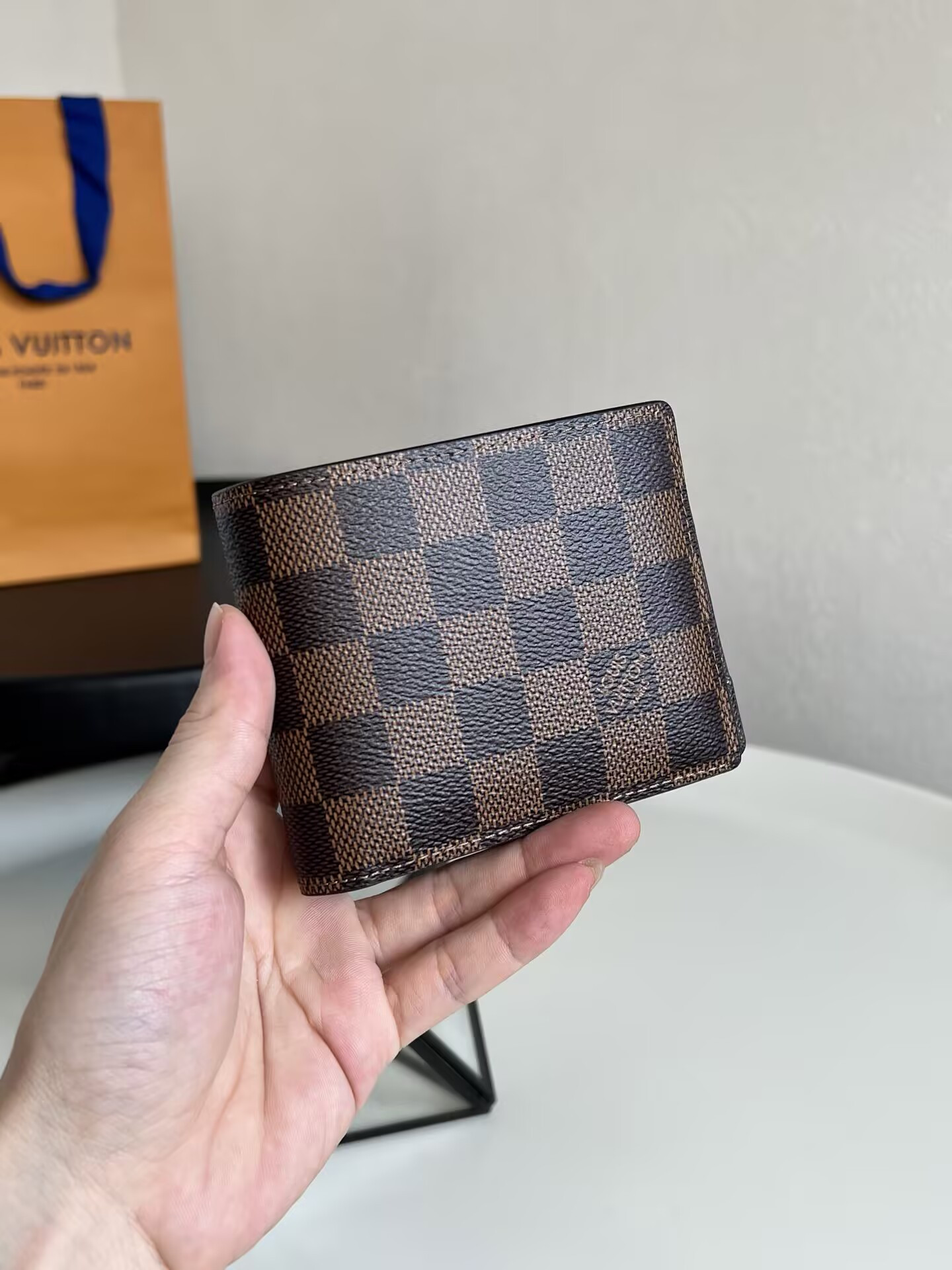LV Multiple wallets N60895