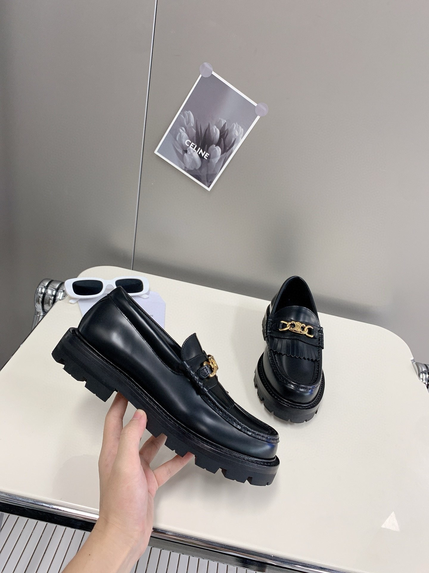 ua Ce**e margaret triomphe chain loafers