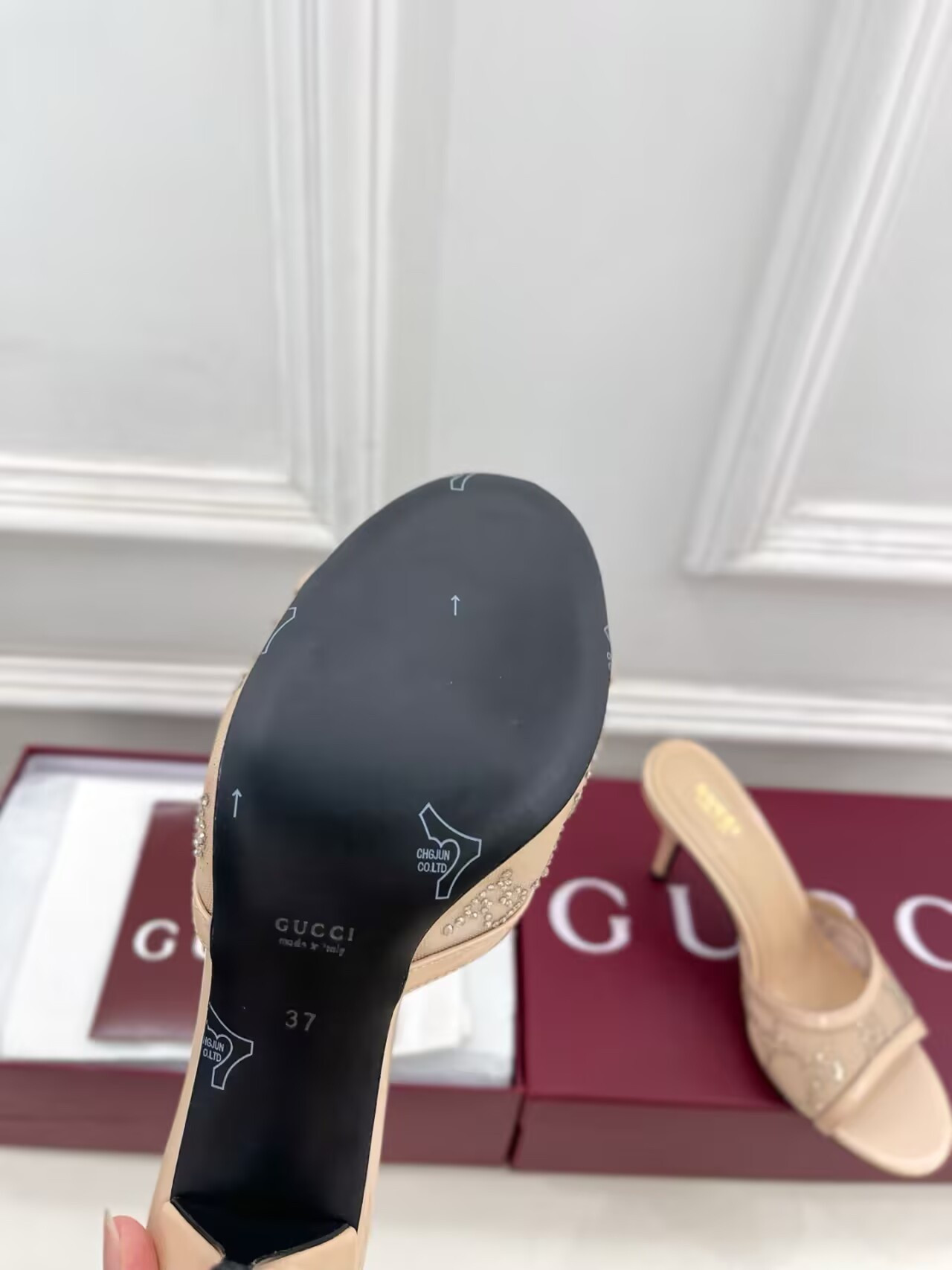 ua G*u*i crystal slide sandal