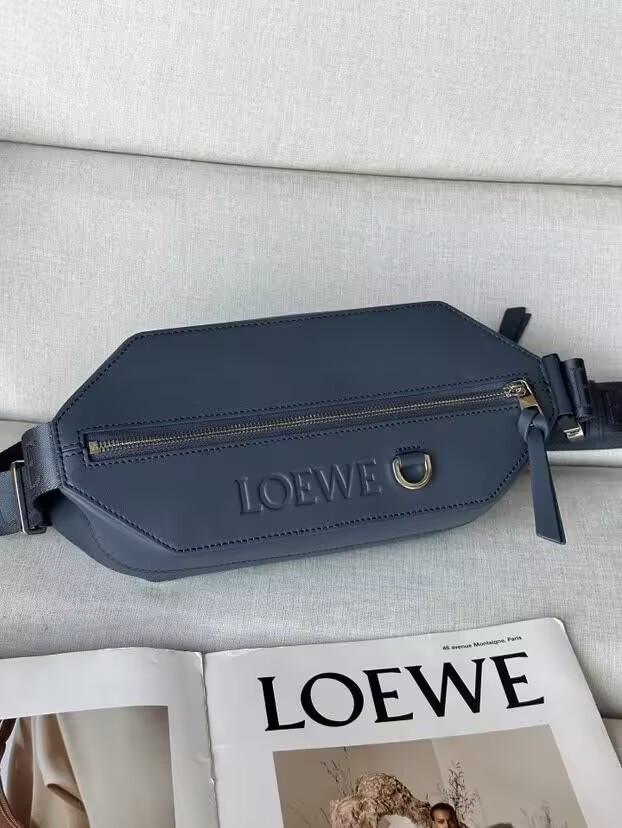 L0ew* convertible sling in classic calfskin 32.5x9x12.3cm