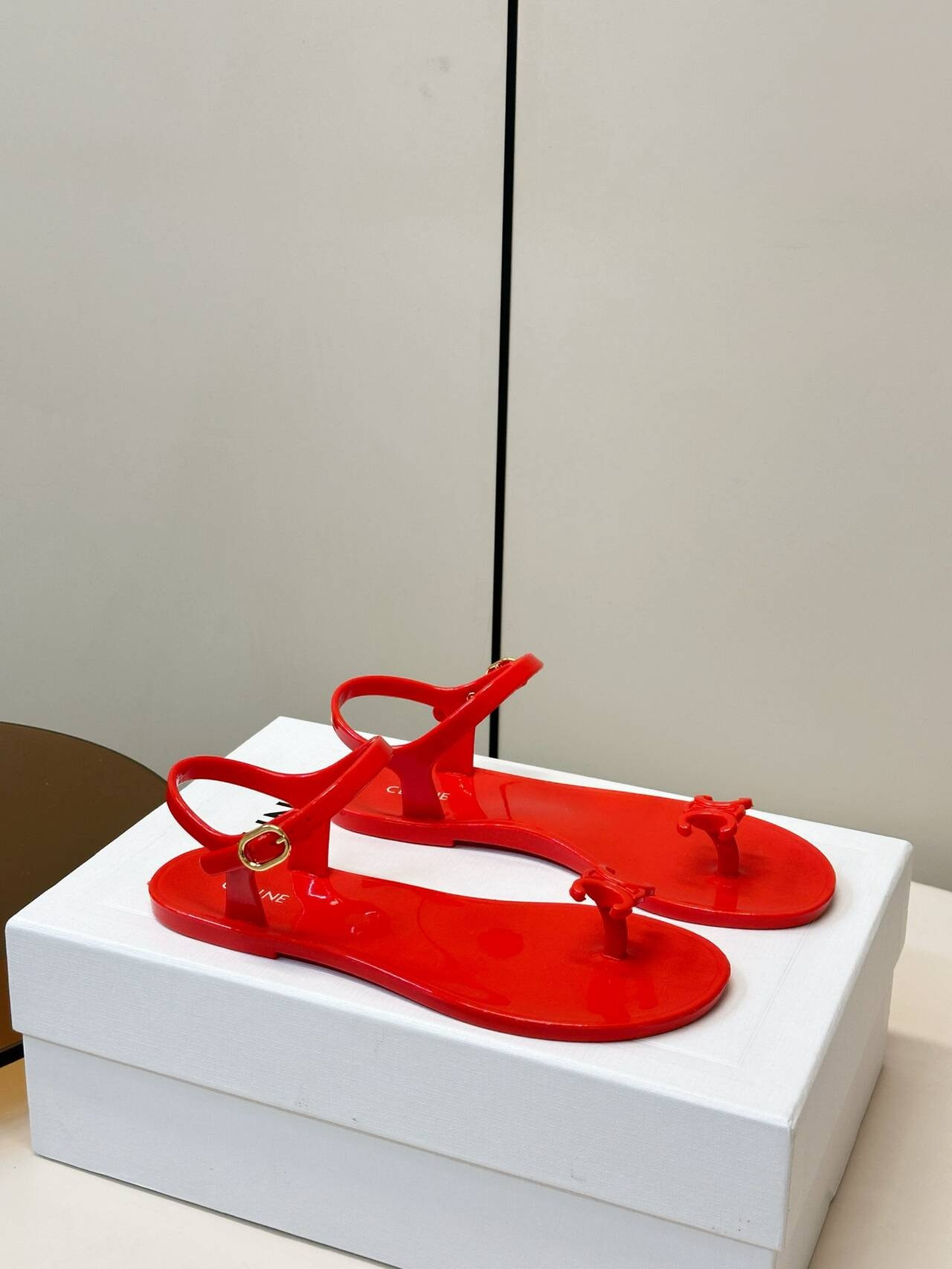 ua Ce**e jelly bay sandal