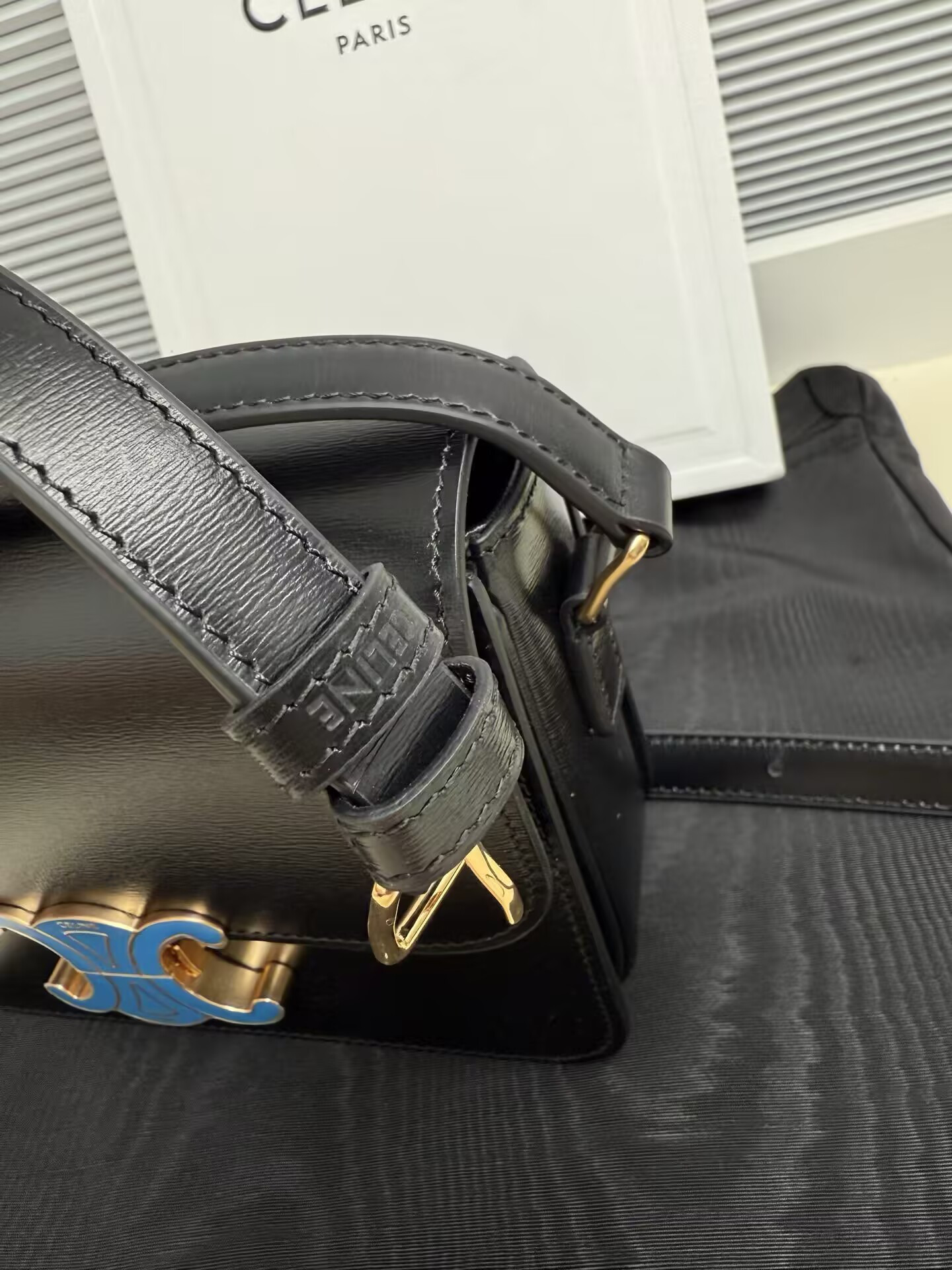 Ce**e teen triomphe enamel lock handbag 18.5x13.5x7cm