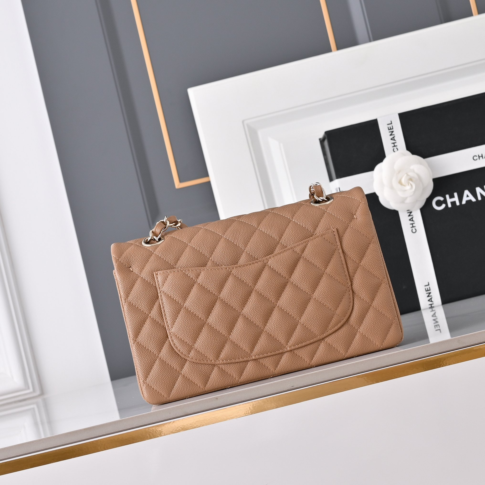 Ch*el classic flap handbag caramel with light gold hardware and caviar leather a01113 23x14.5x6cm